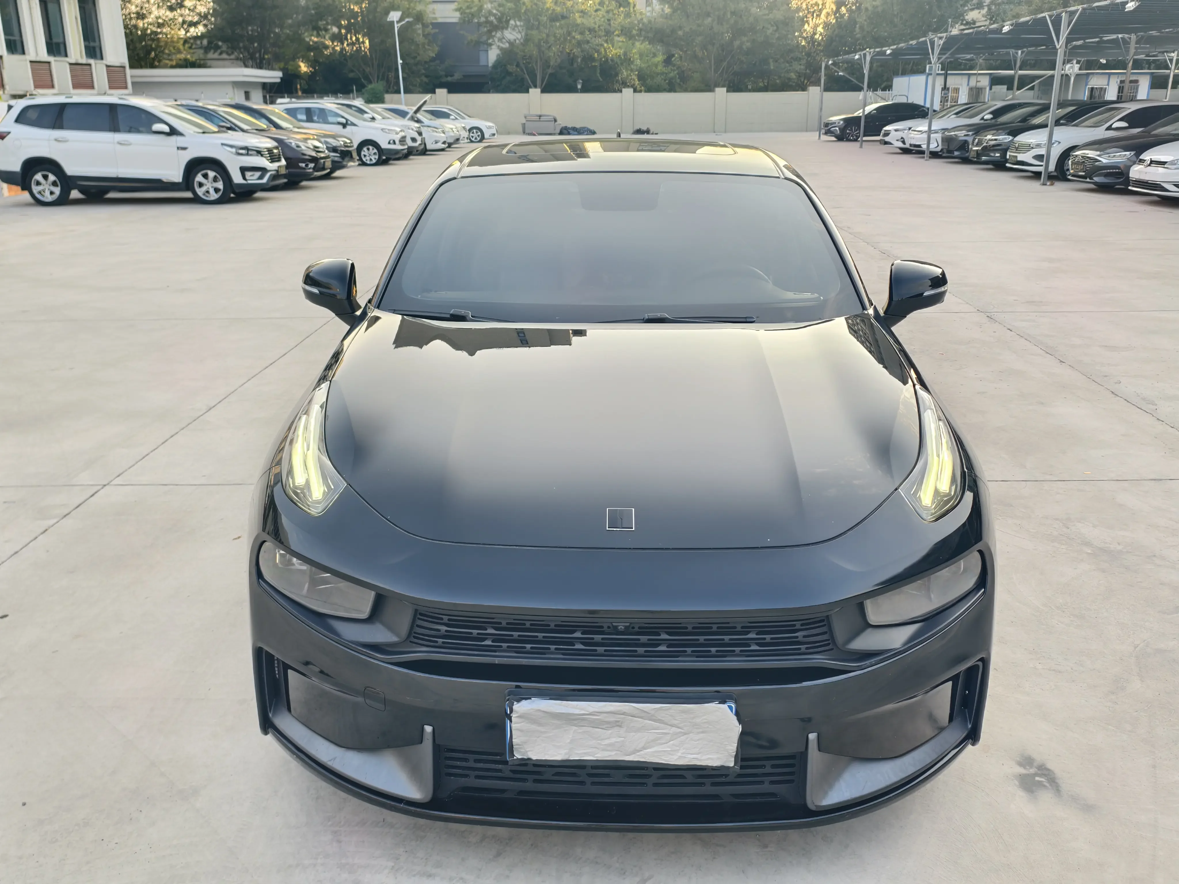 Lynk & Co 03