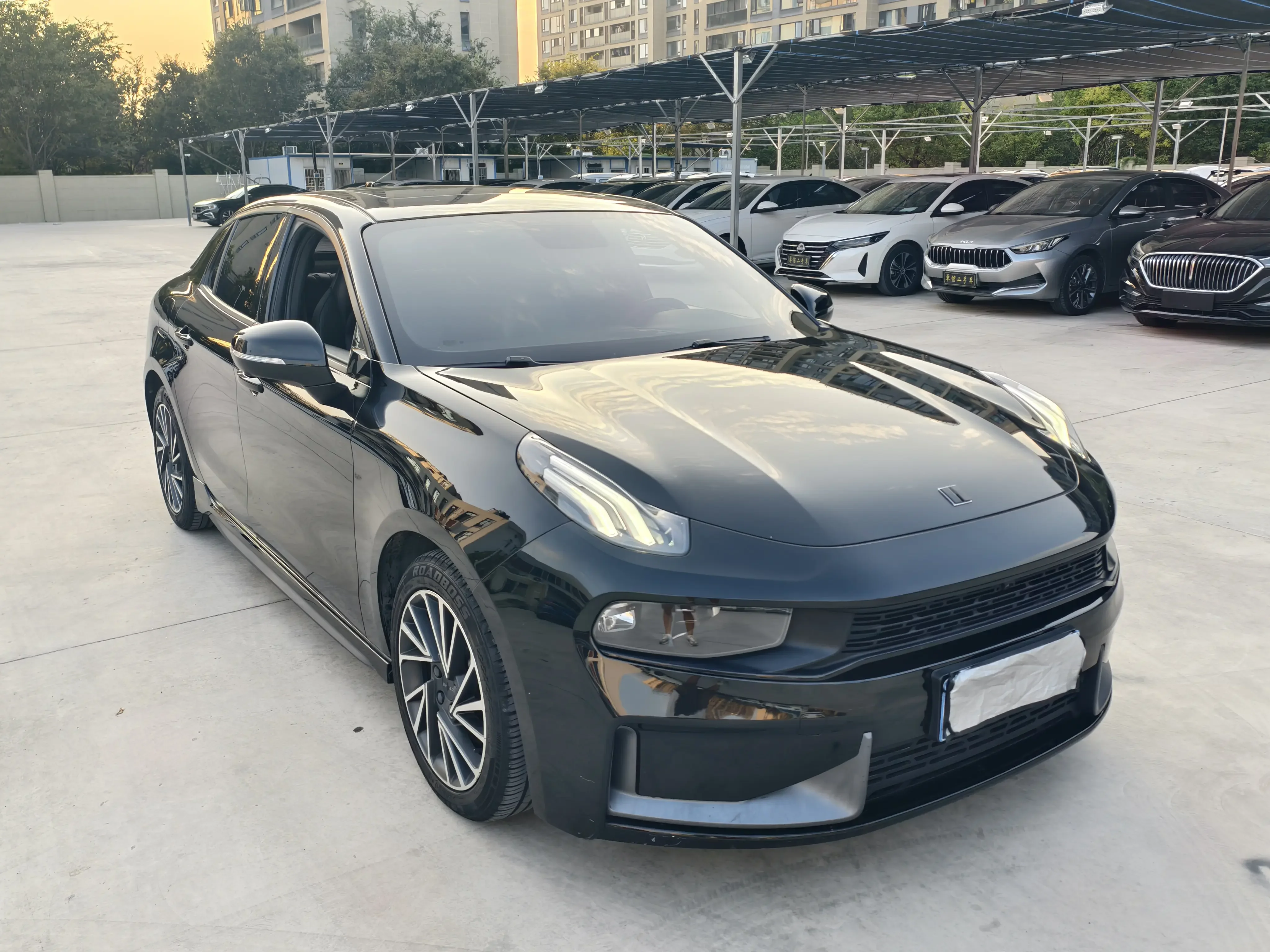 Lynk & Co 03