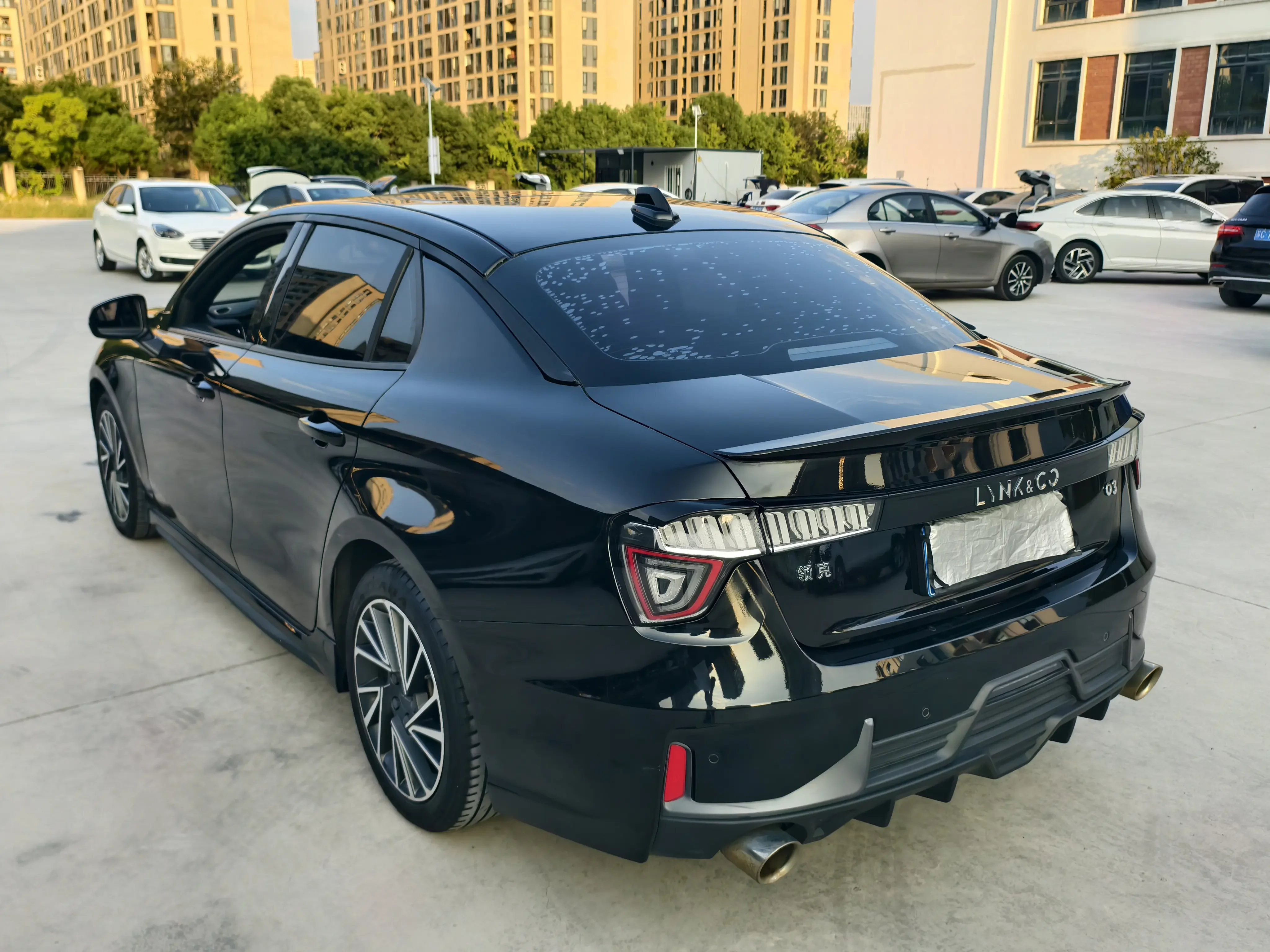 Lynk & Co 03