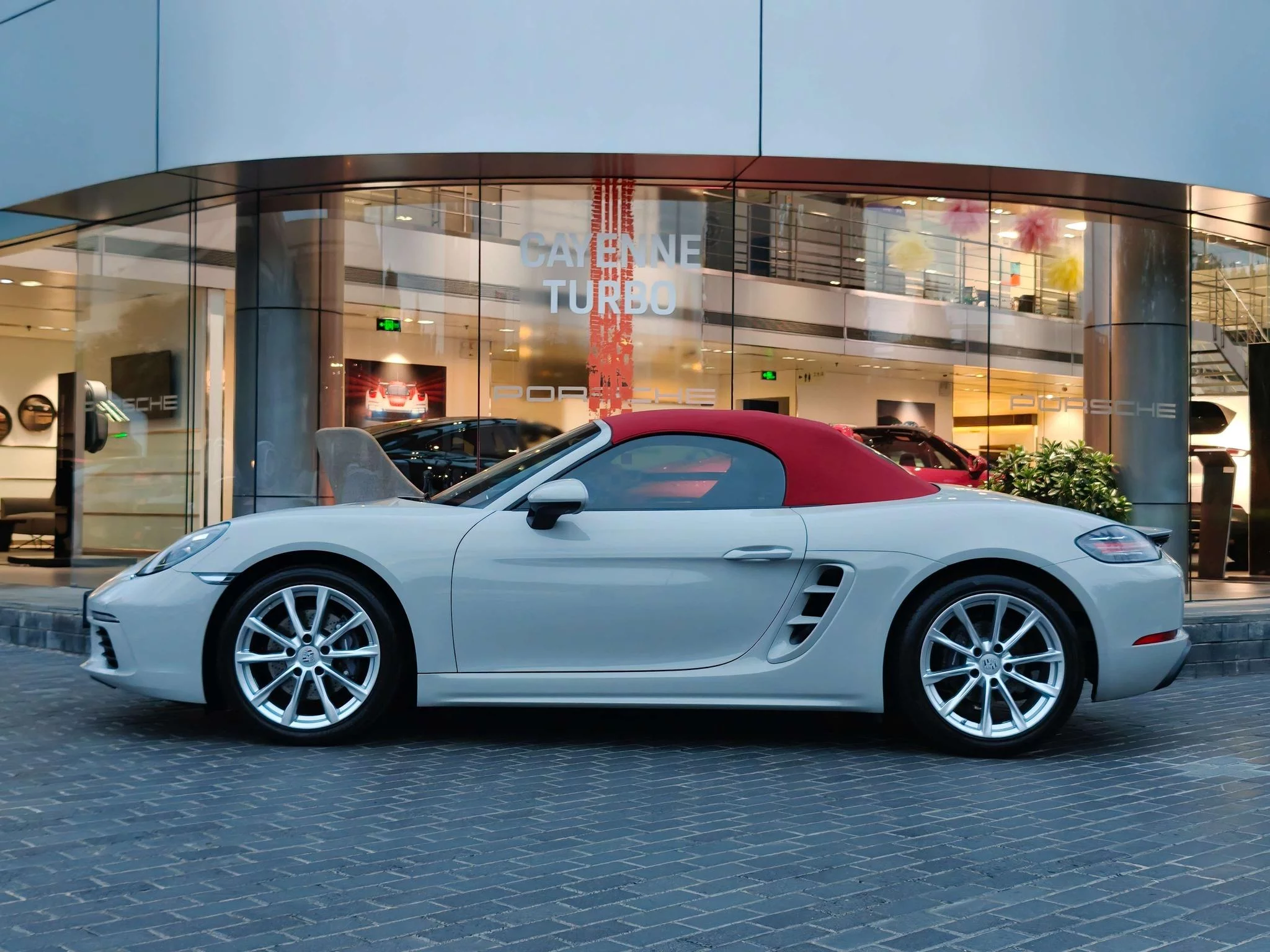 Porsche 718