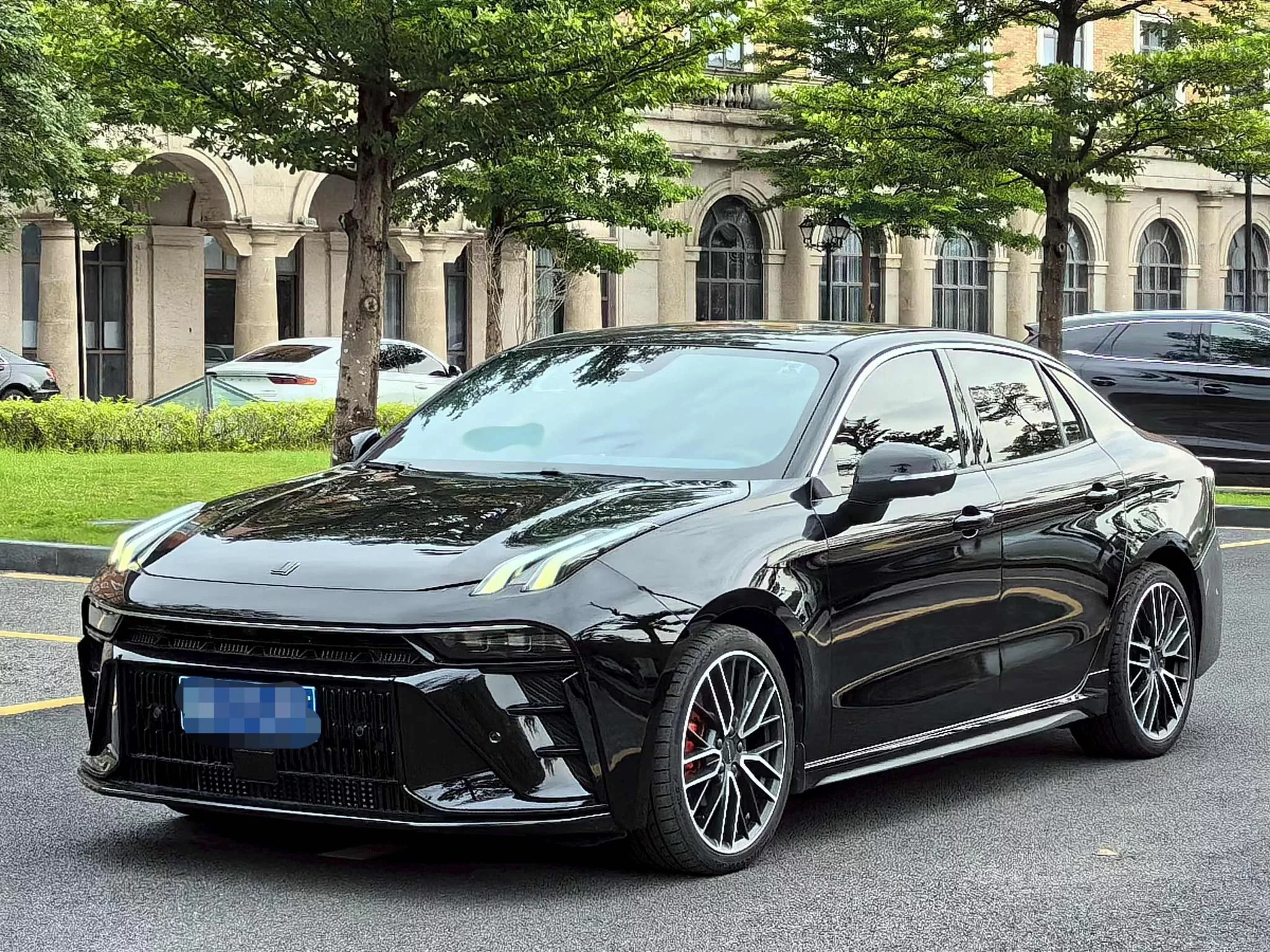 Lynk & Co 03