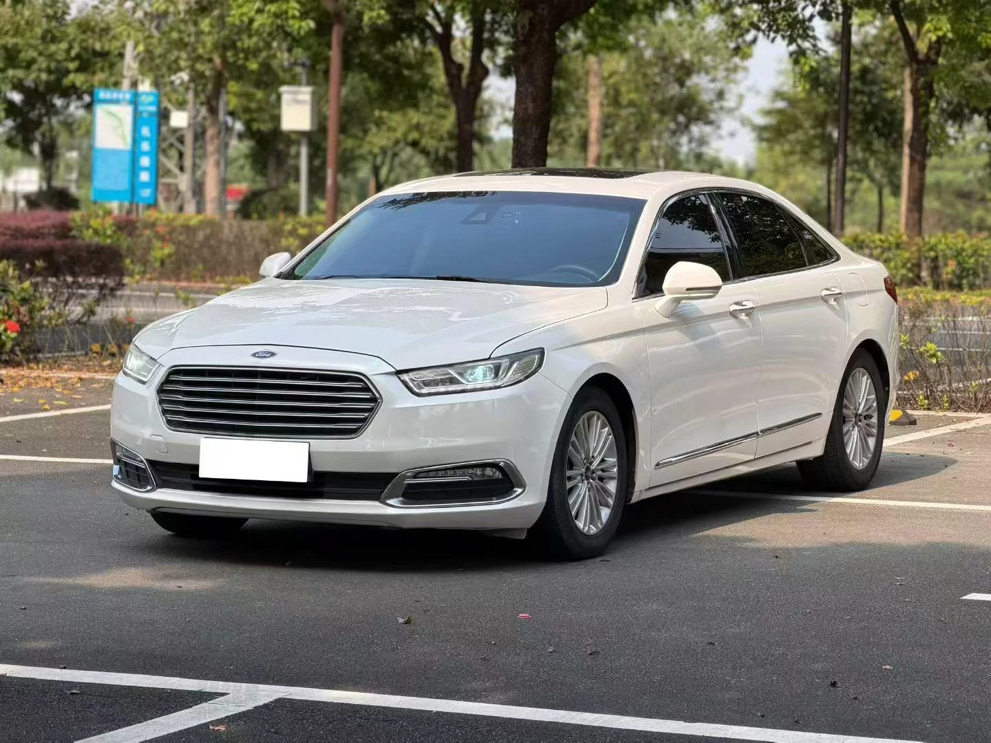 Ford Taurus