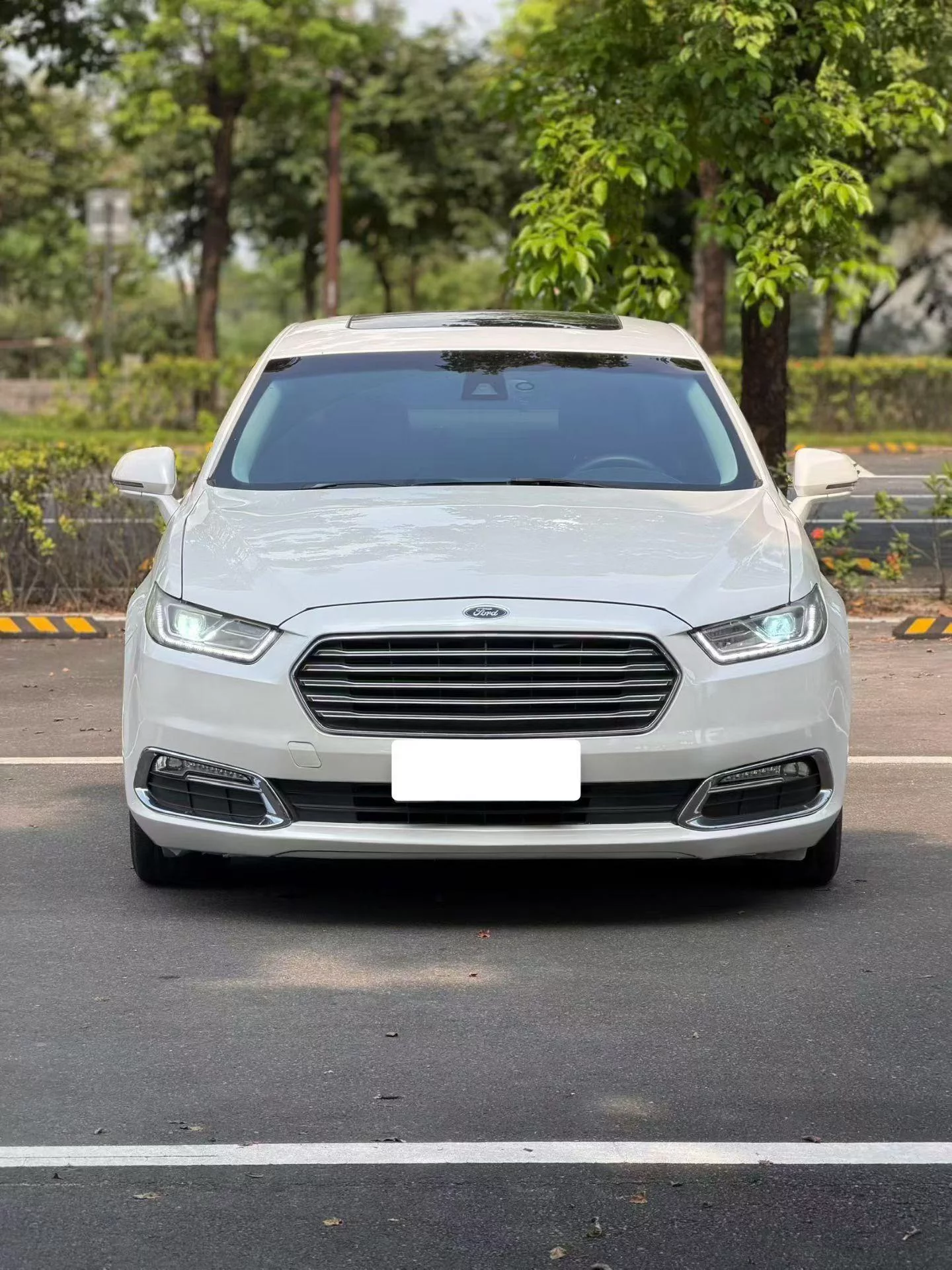 Ford Taurus