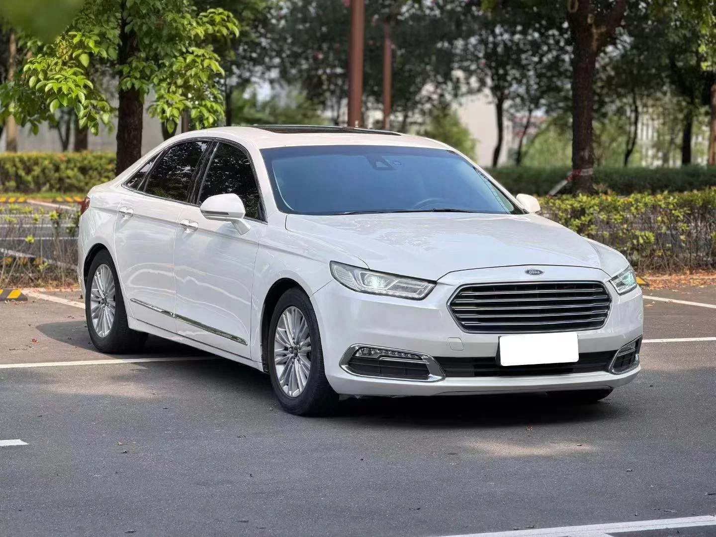 Ford Taurus