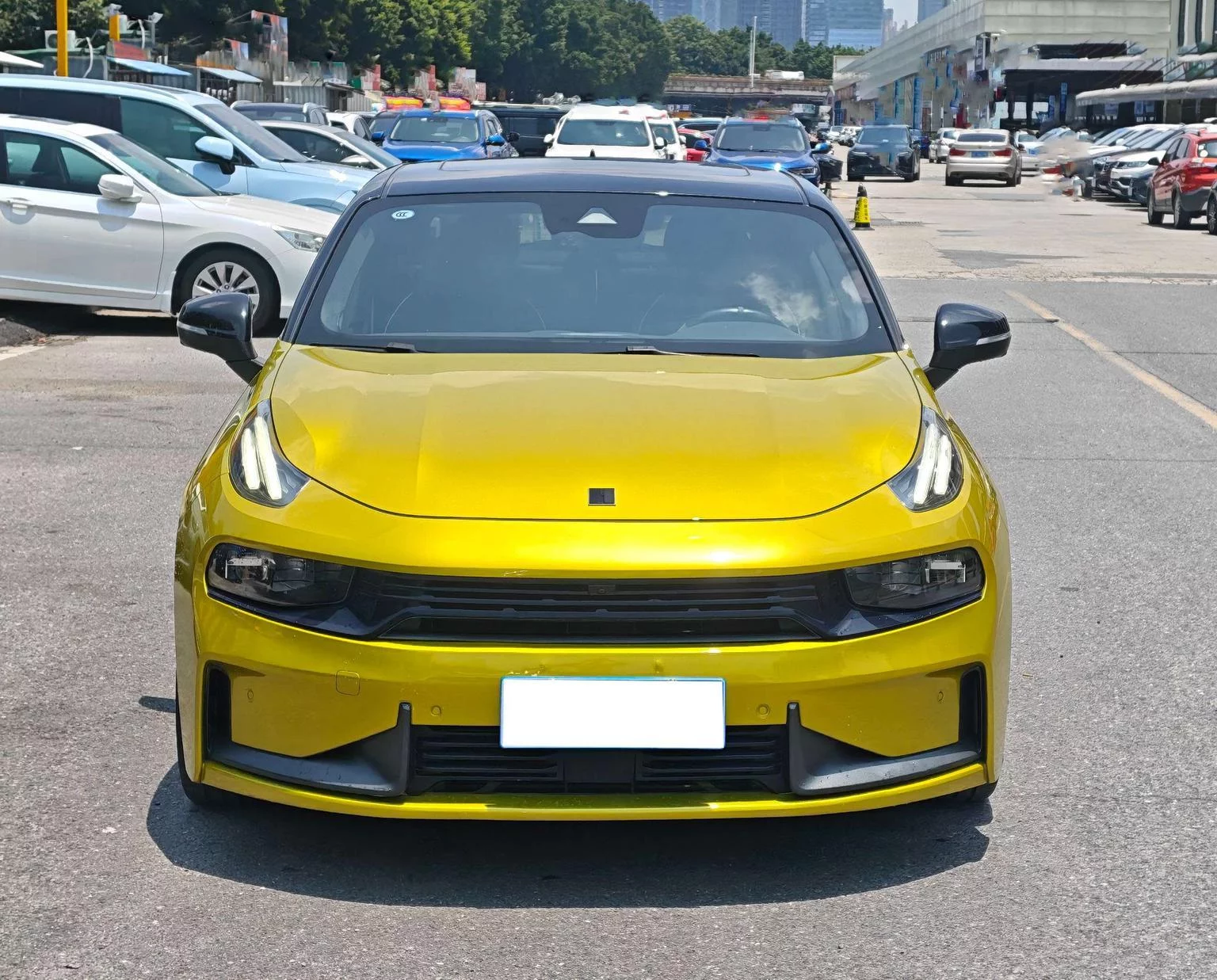 Lynk & Co 03