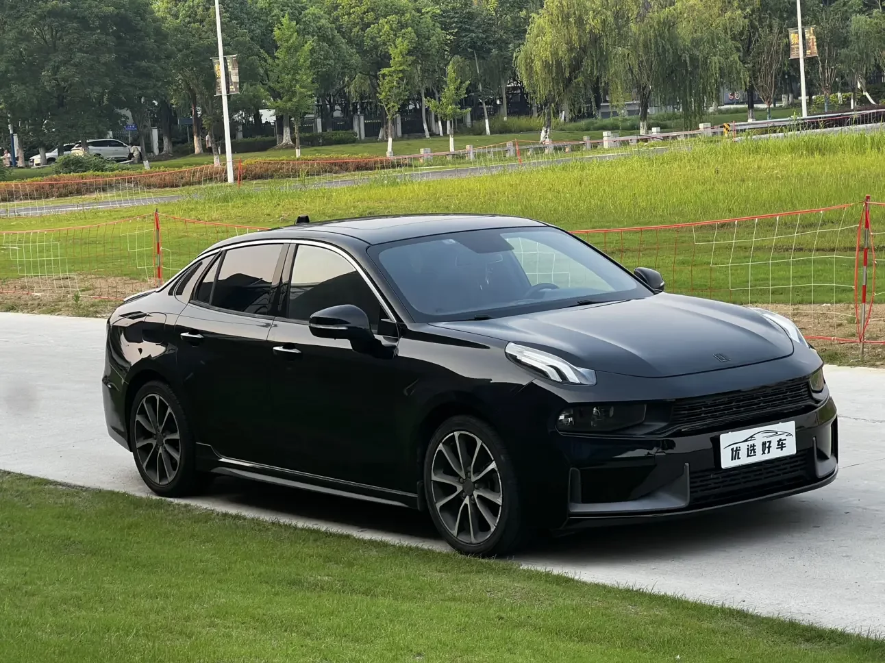 Lynk & Co 03