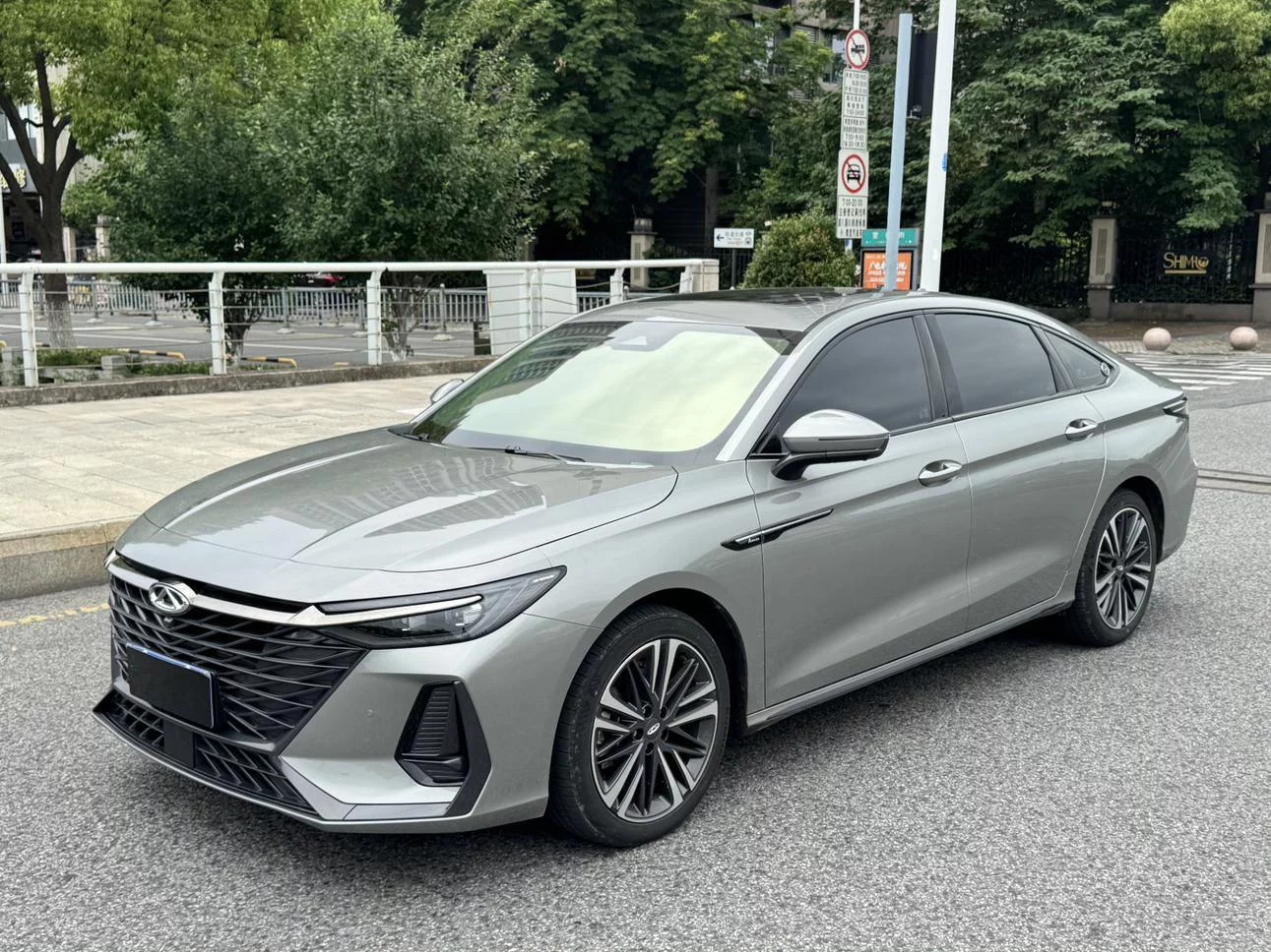 Chery Arrizo 8