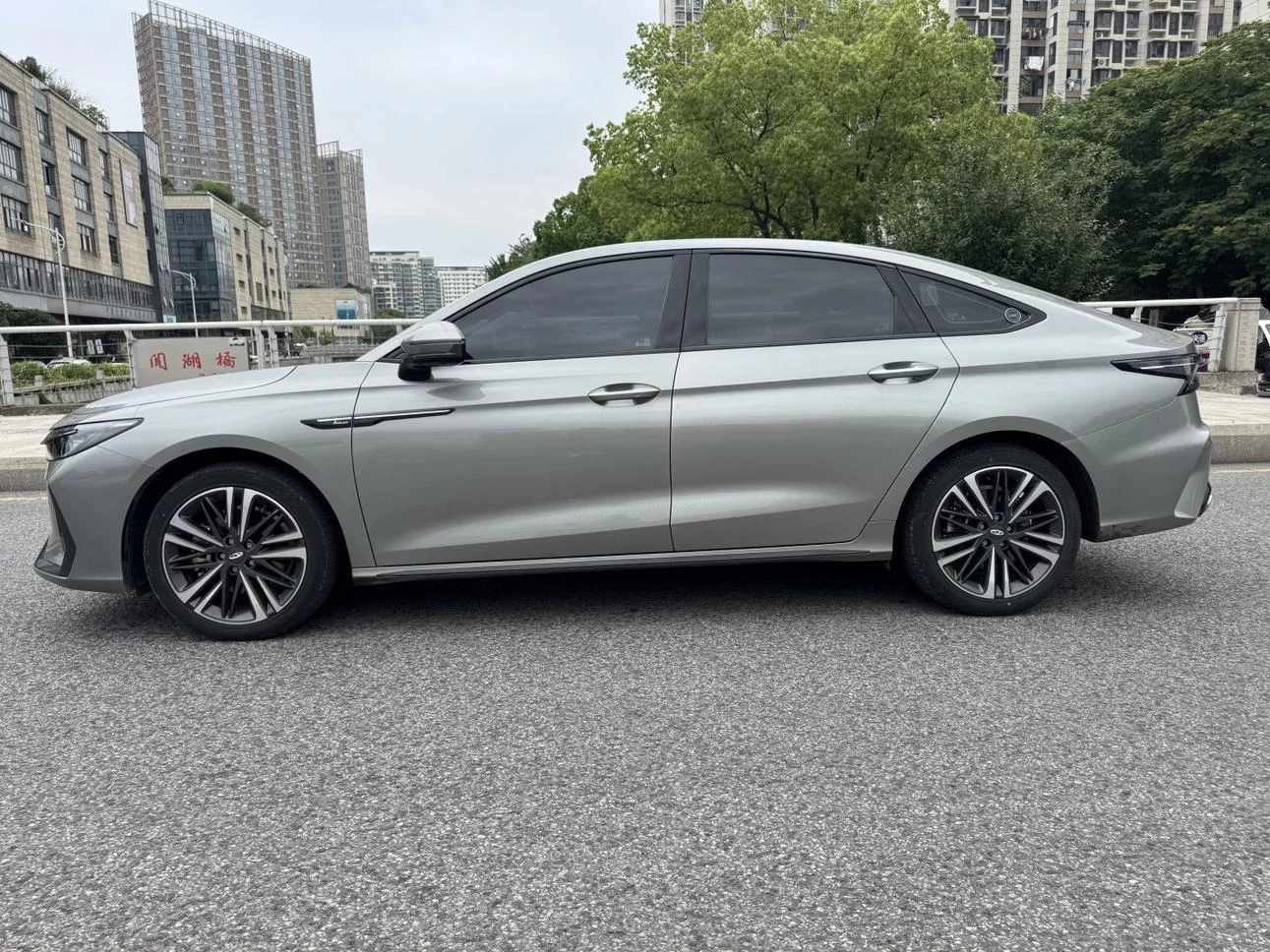 Chery Arrizo 8