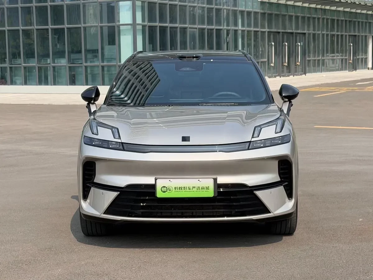 Lynk & Co 08 EM-P