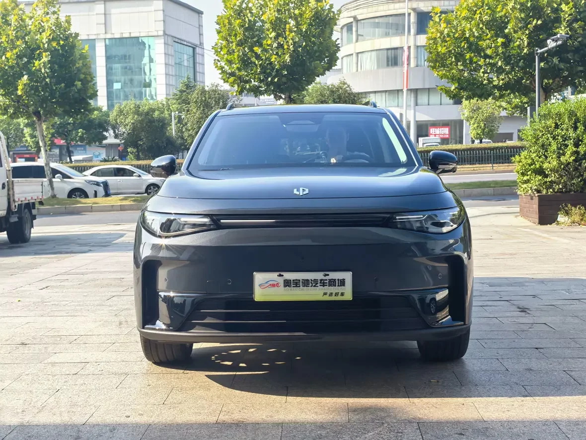 Leapmotor C16