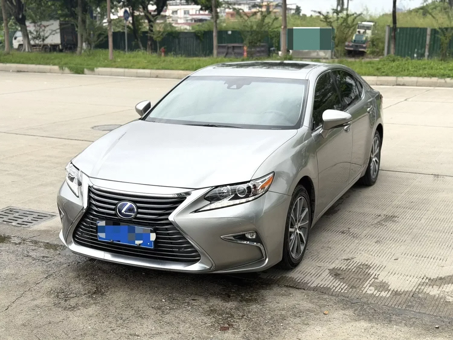 Lexus ES