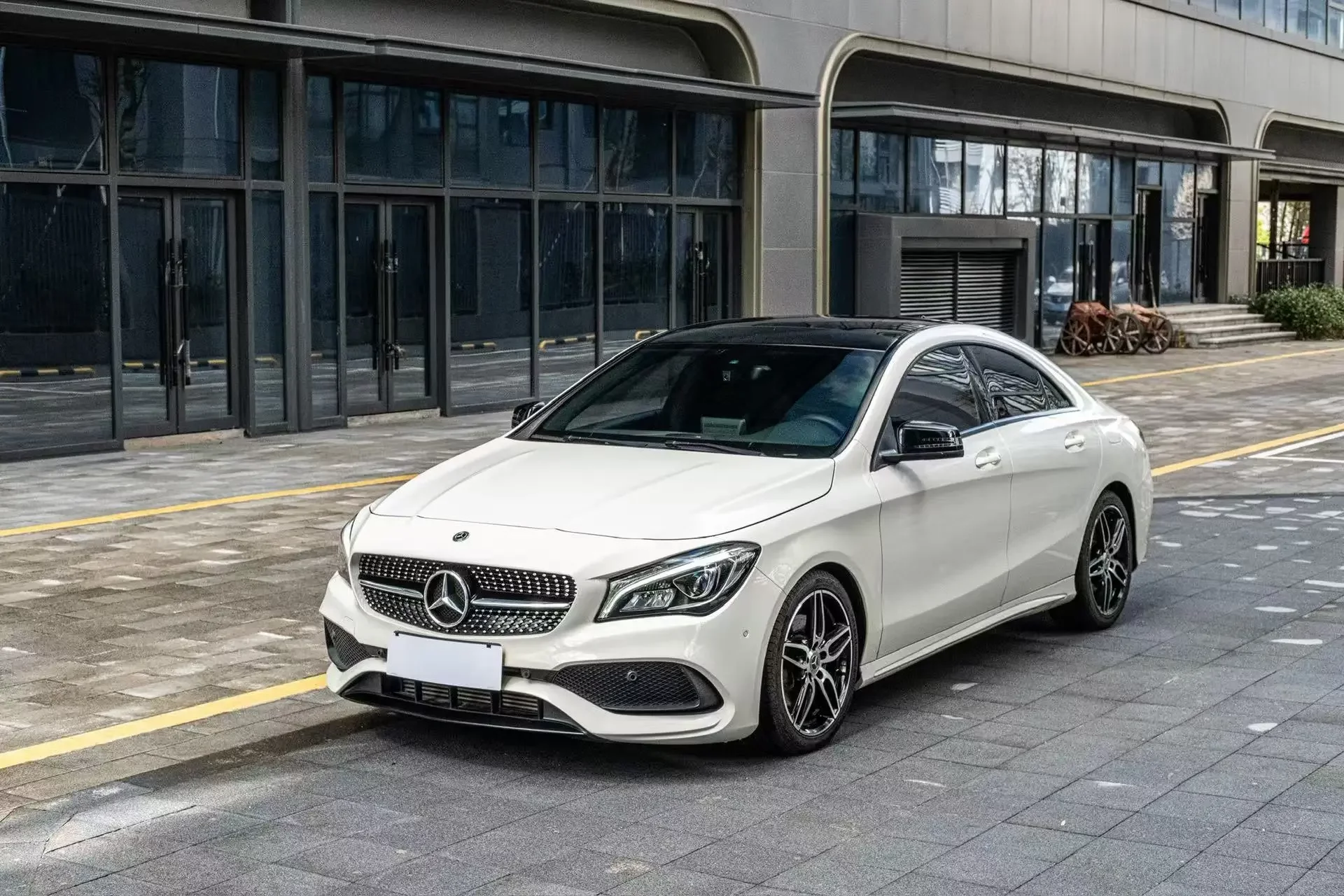 Mercedes-Benz CLA