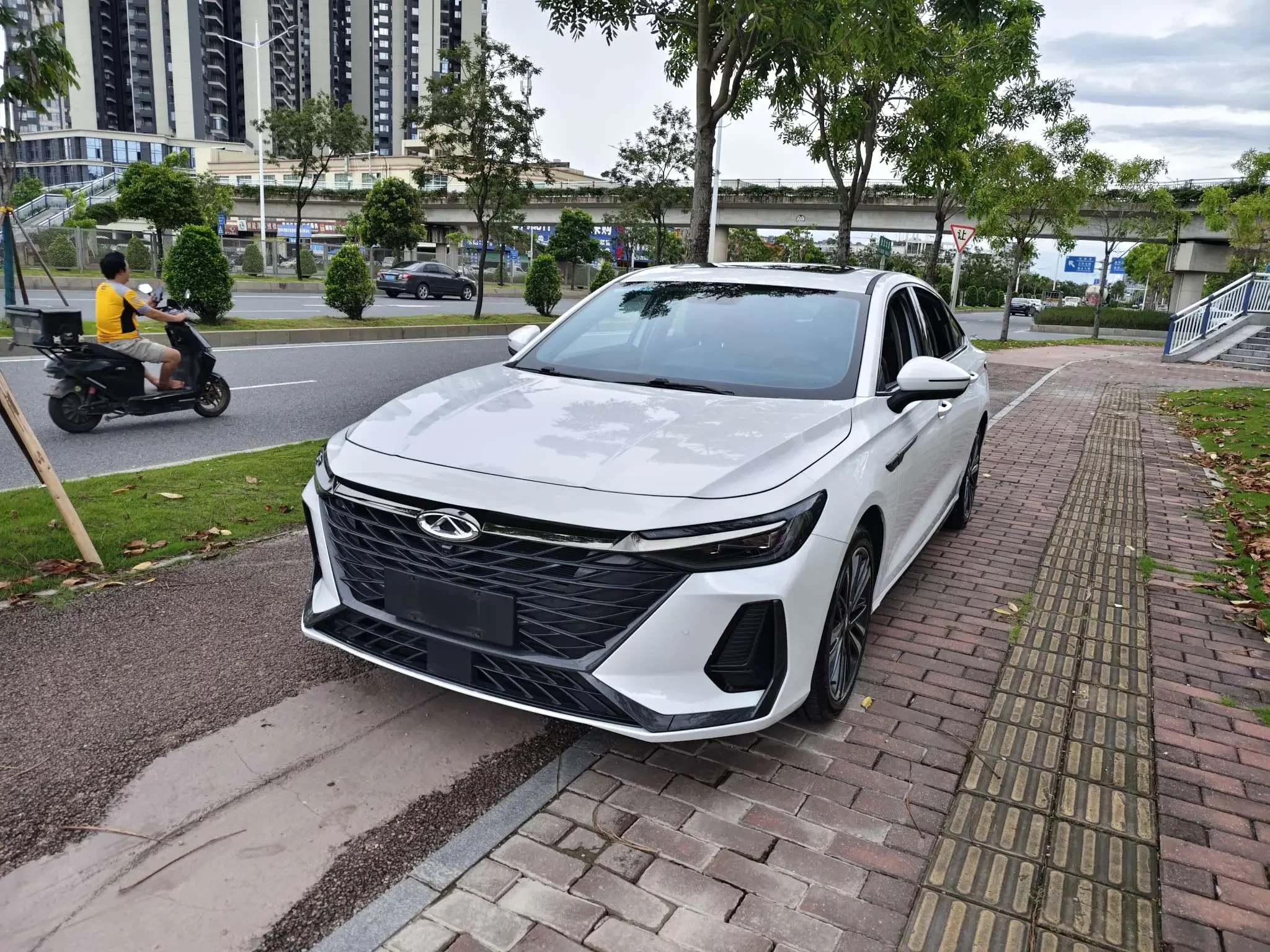 Chery Arrizo 8