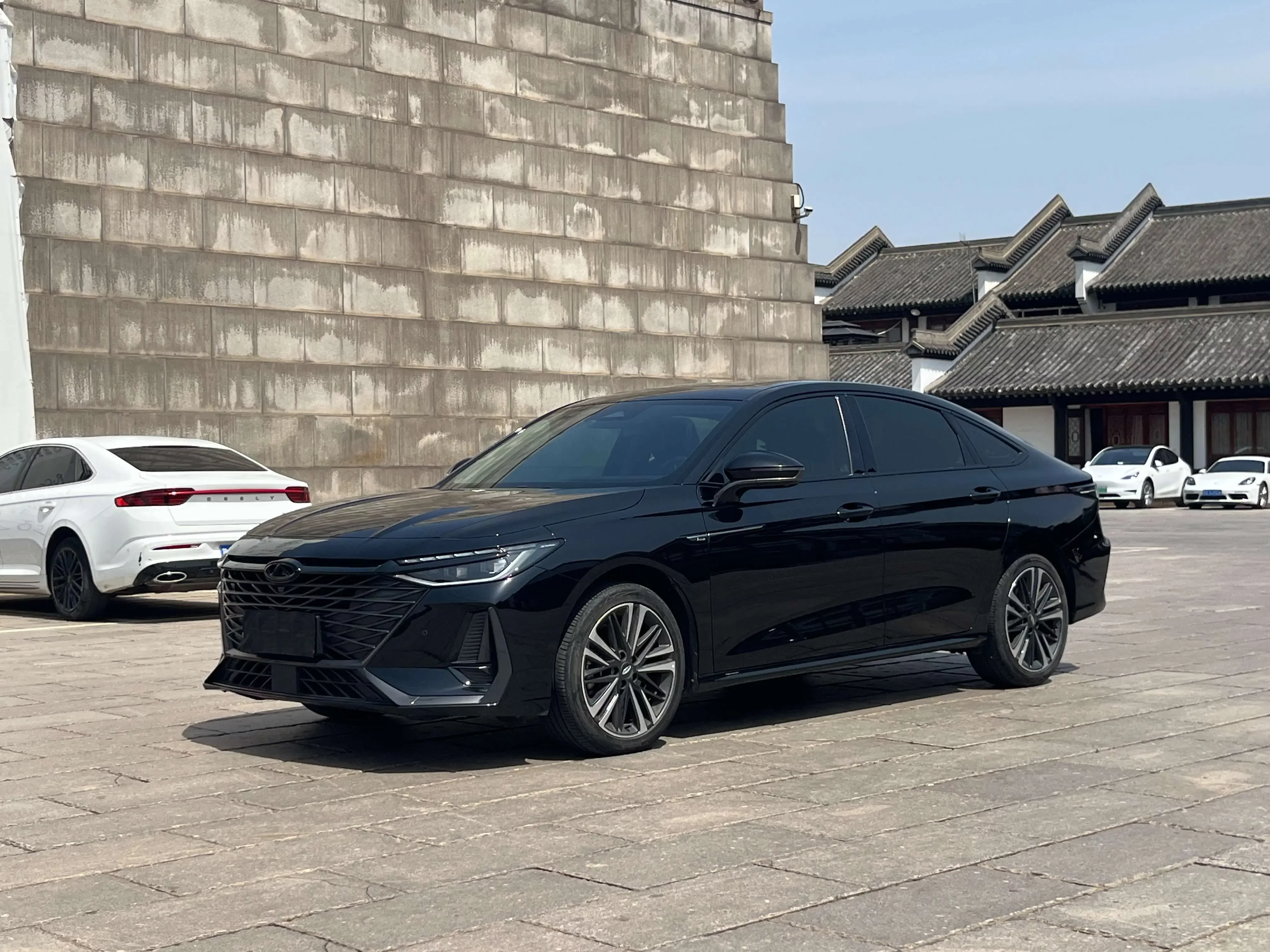 Chery Arrizo 8