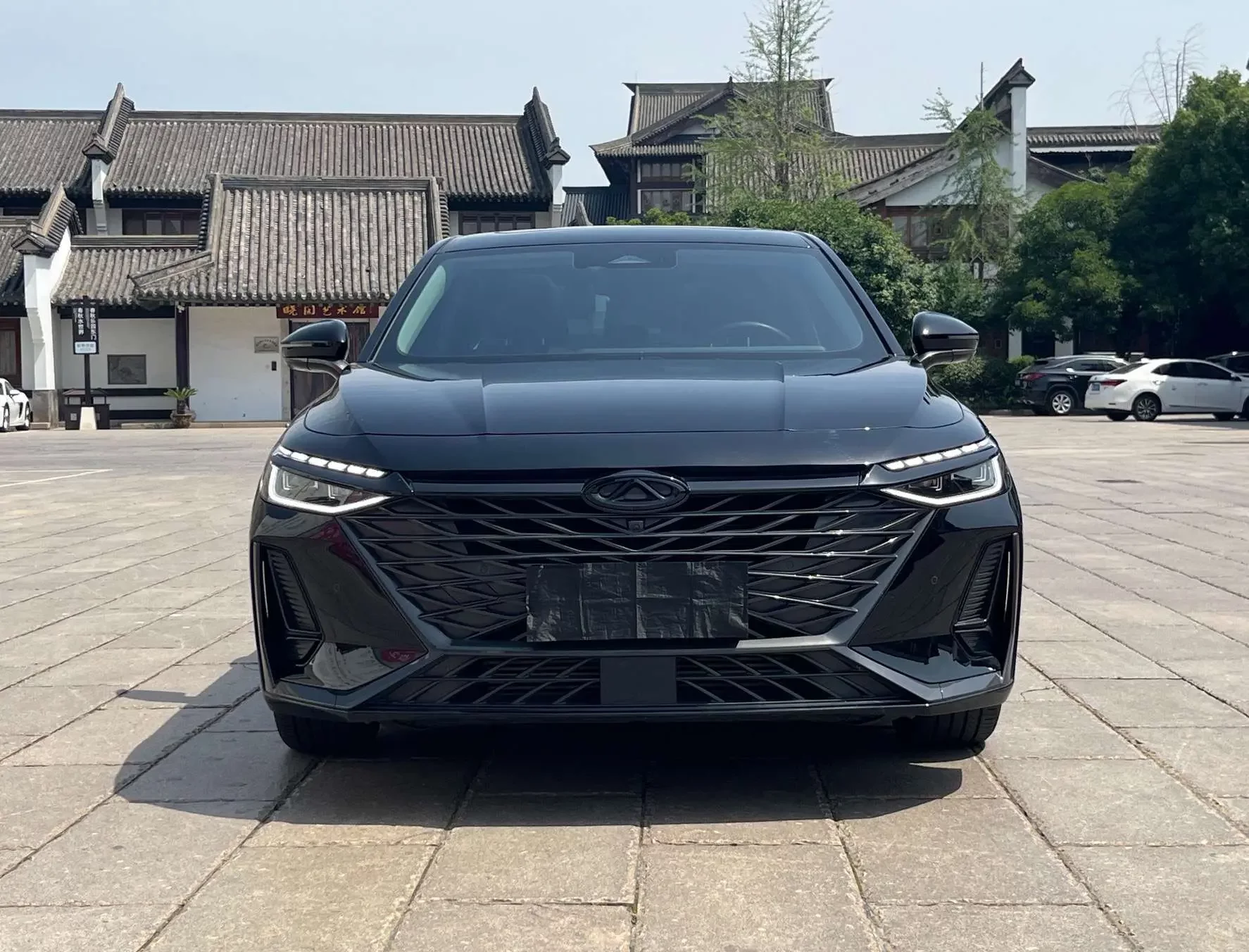 Chery Arrizo 8
