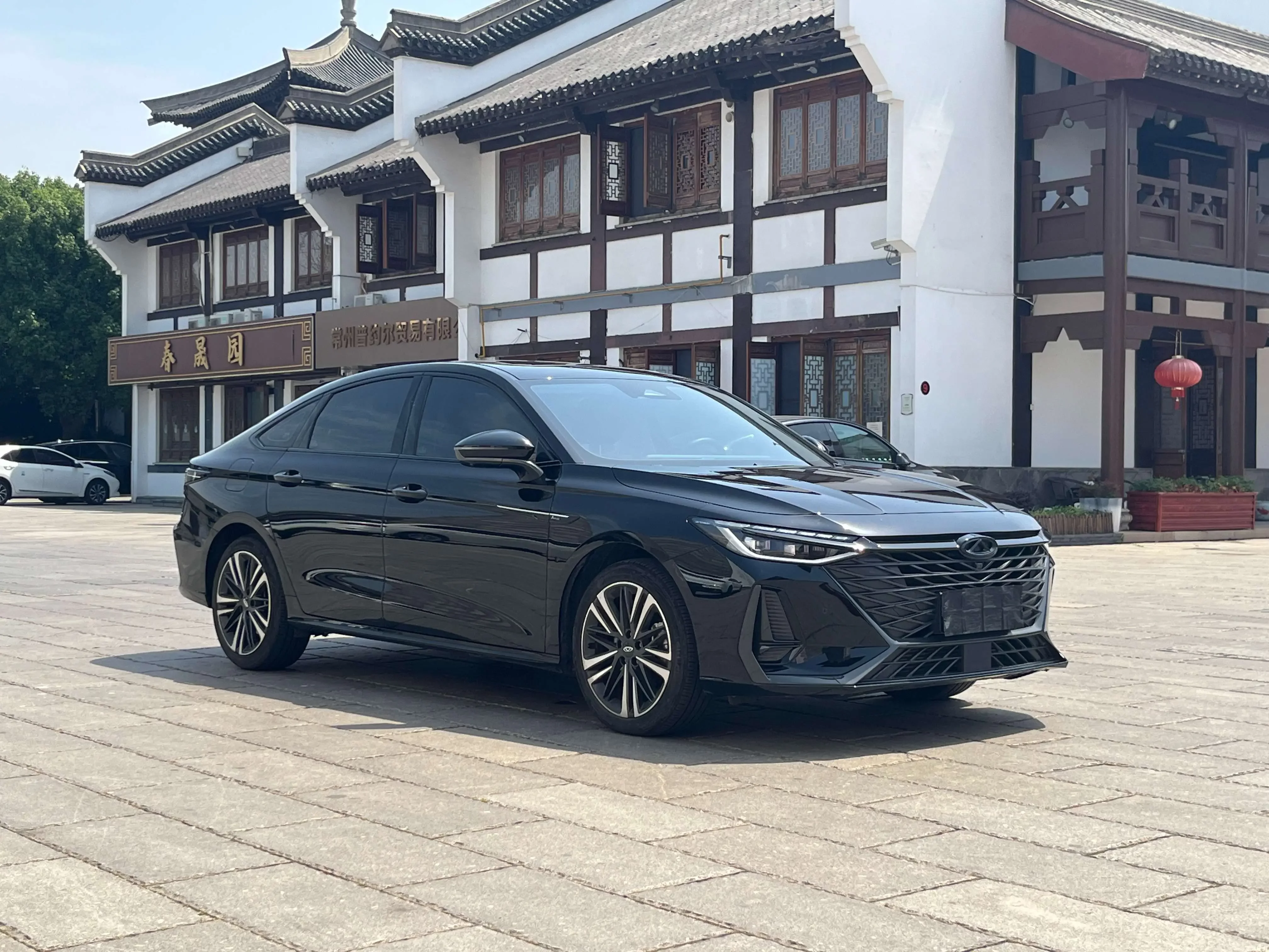 Chery Arrizo 8