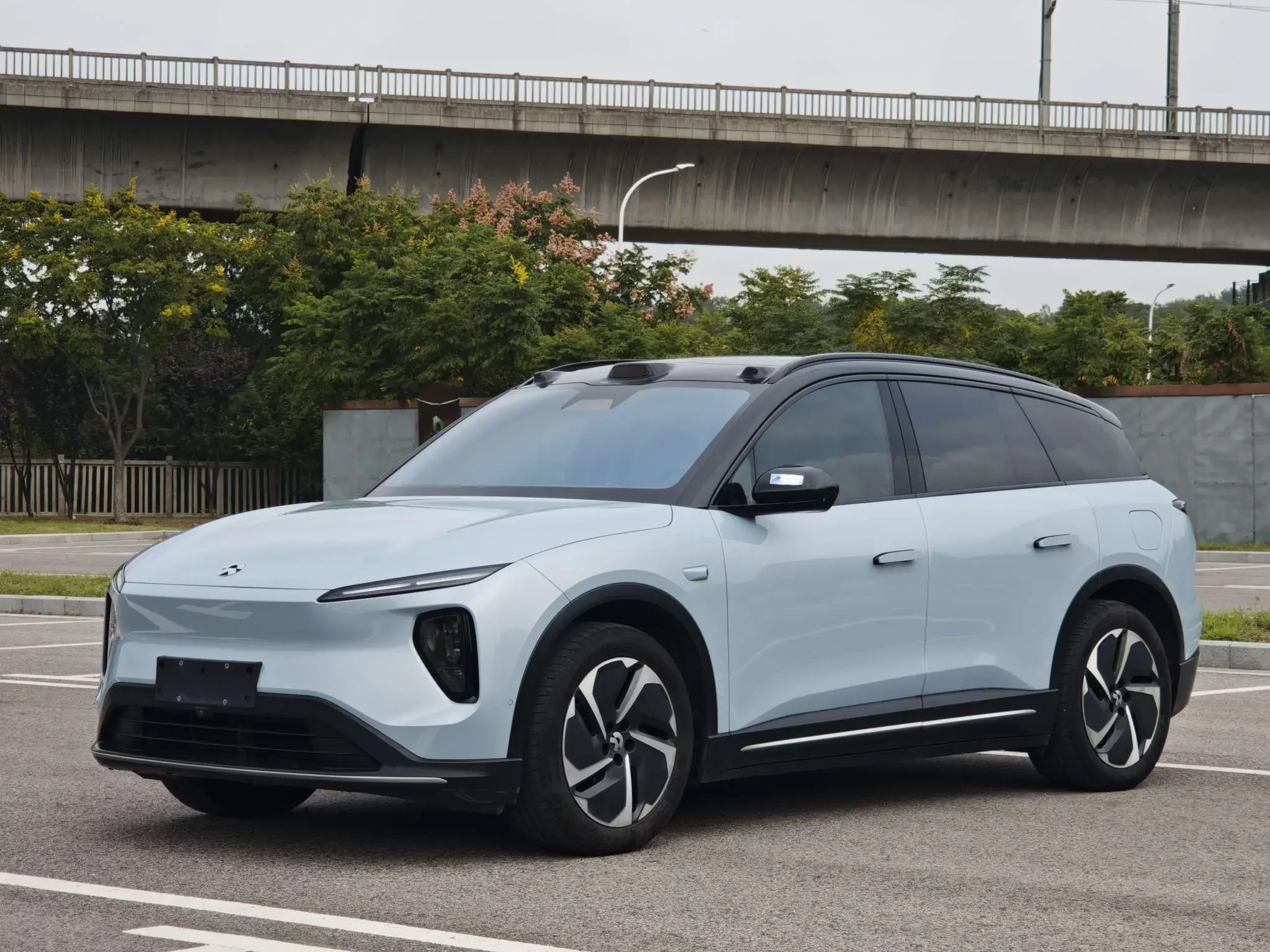 NIO ES6