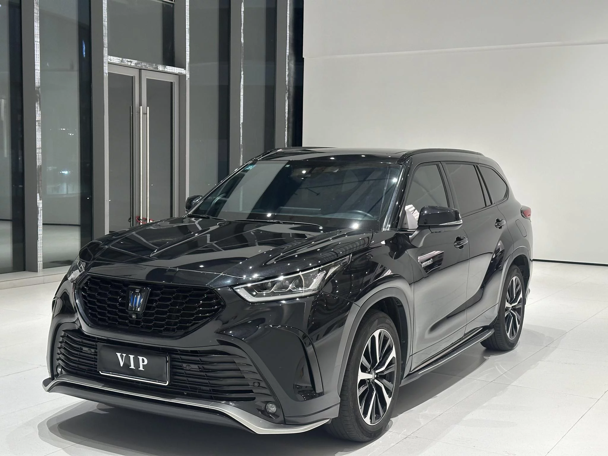 Toyota Crown Kluger