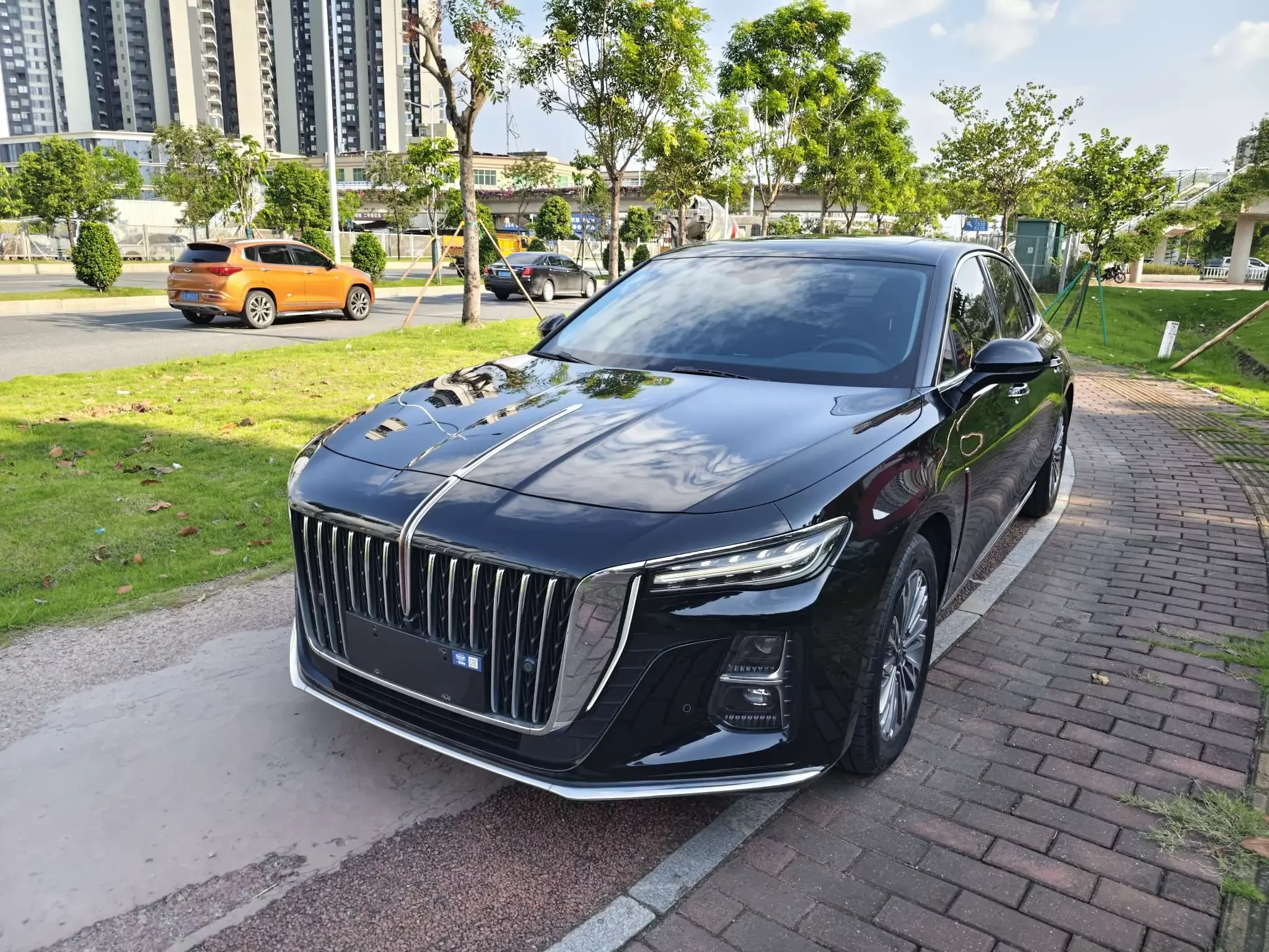 Hongqi H5