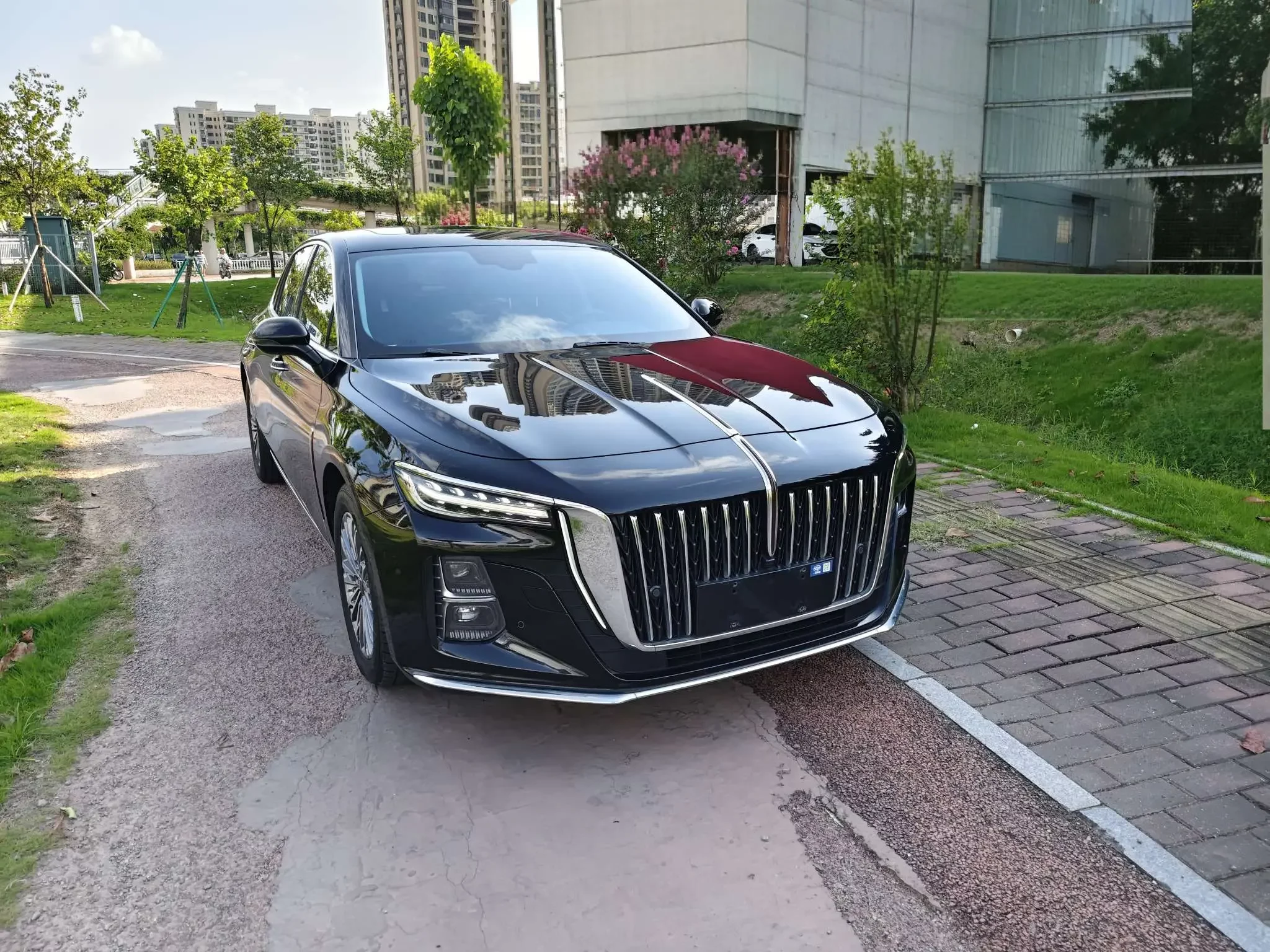 Hongqi H5