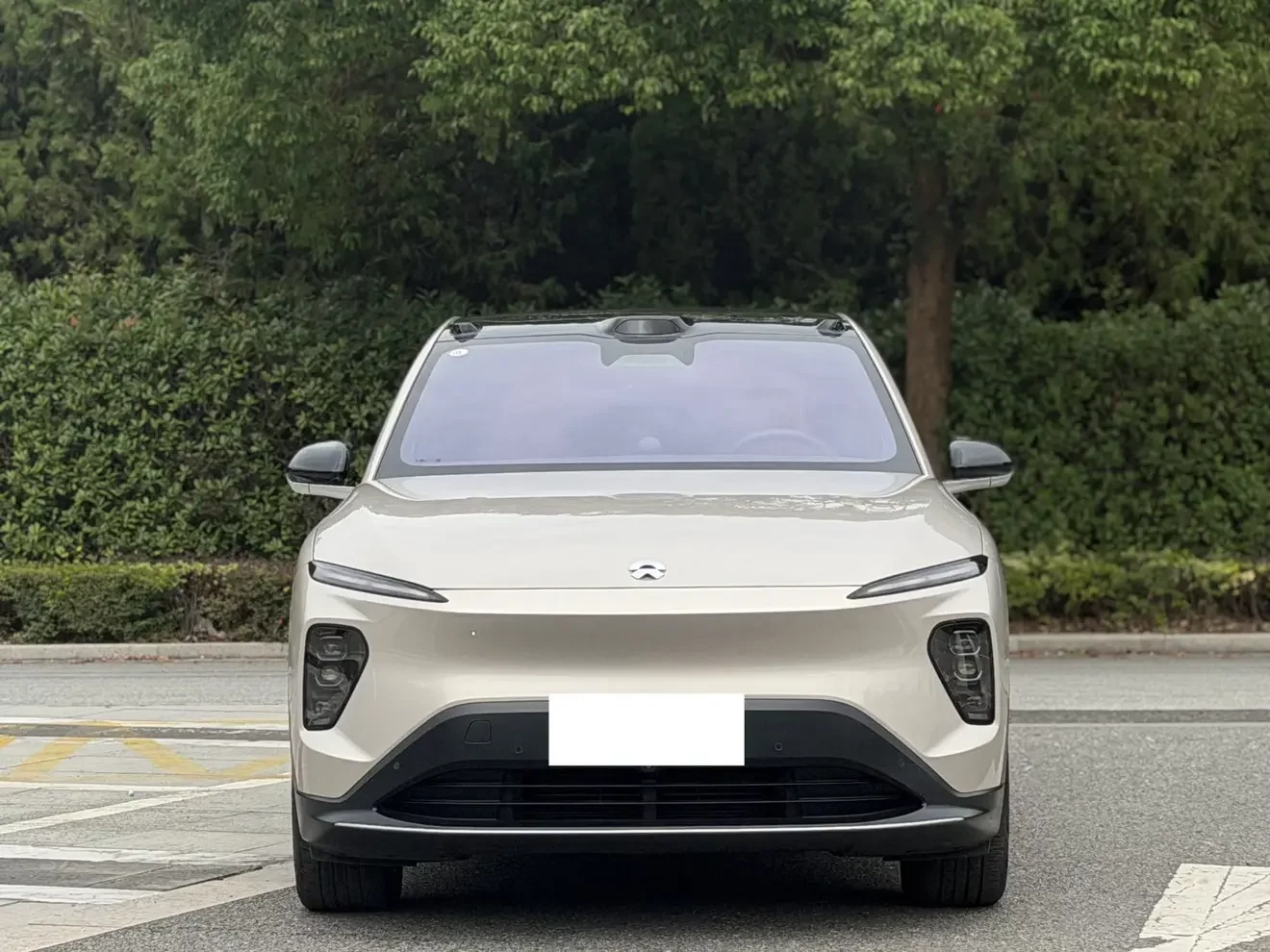 NIO EC7