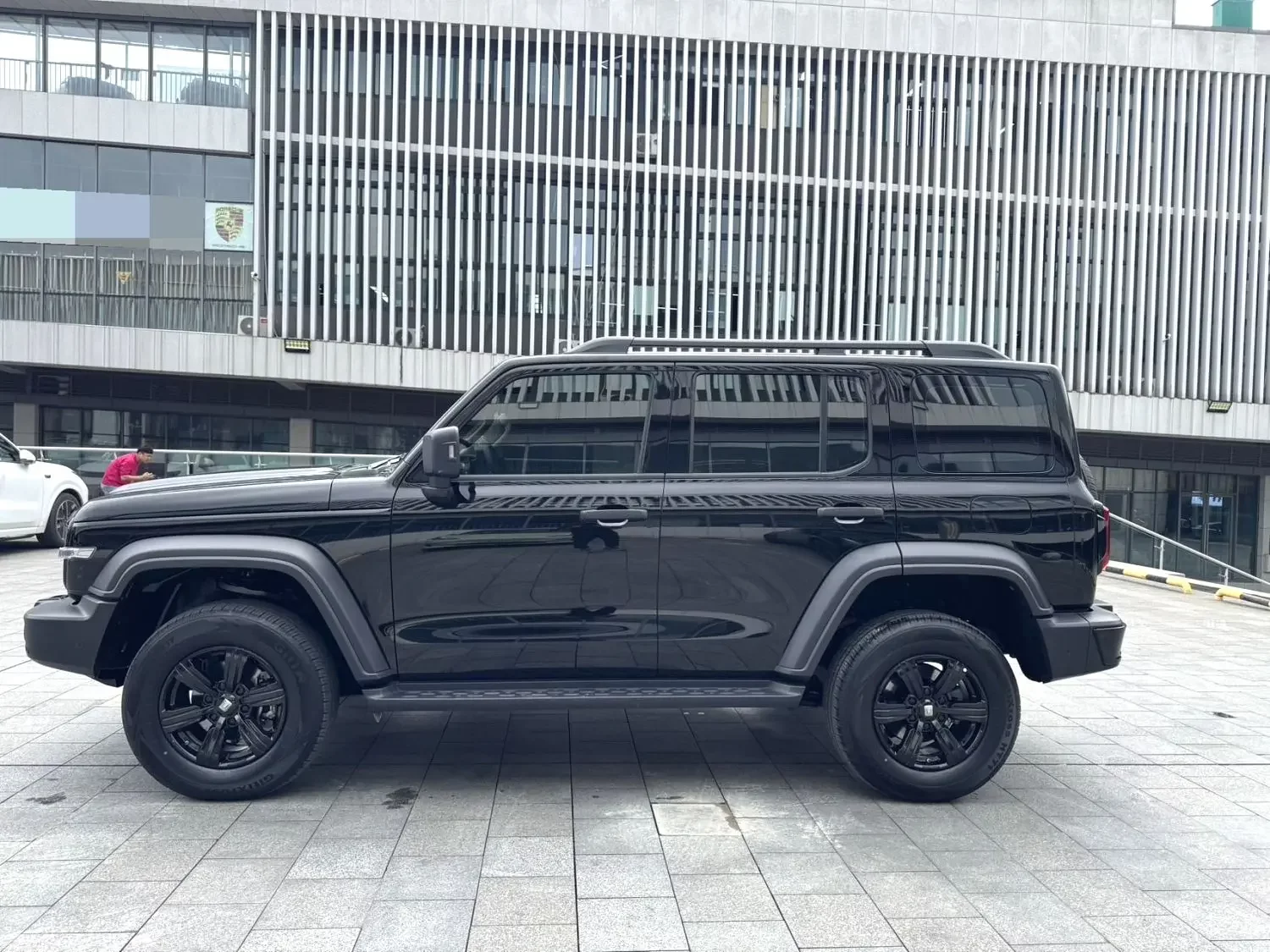 TANK 300