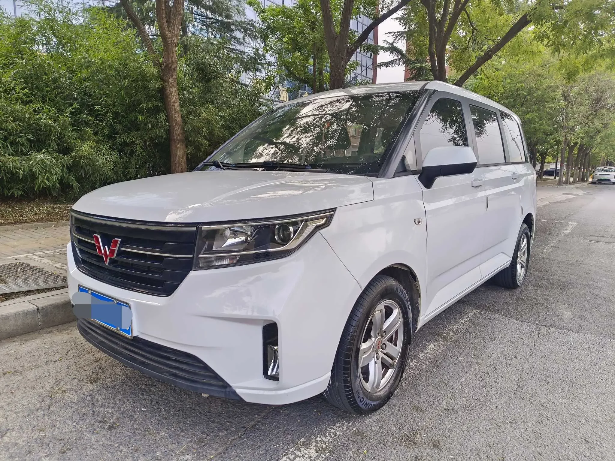 Wuling Hongguang PLUS