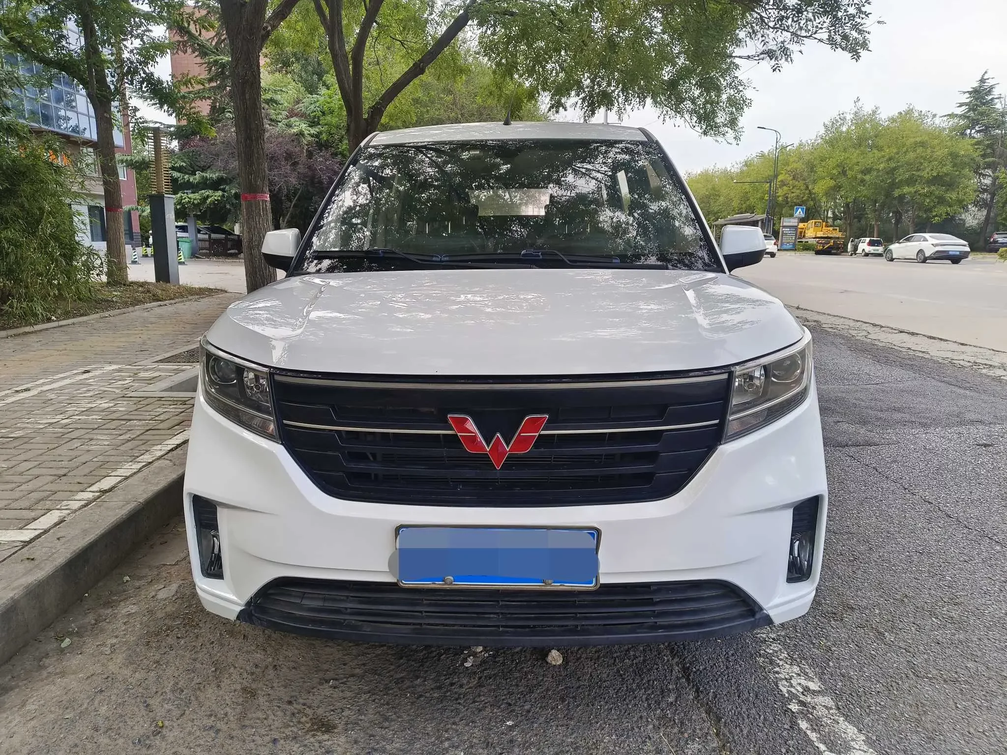 Wuling Hongguang PLUS