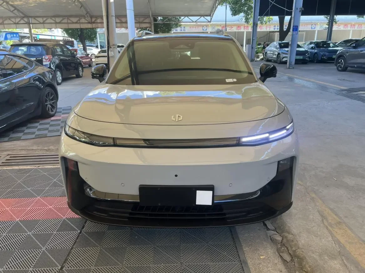 Leapmotor B10