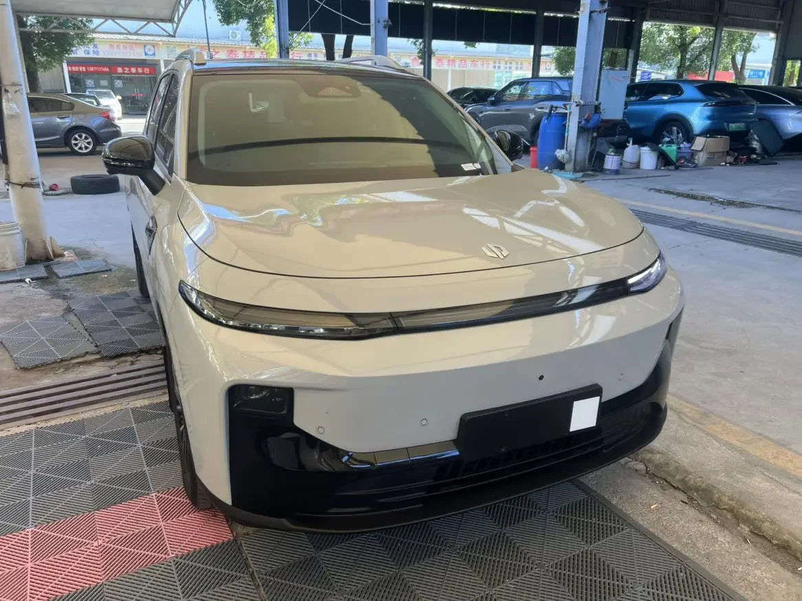 Leapmotor B10