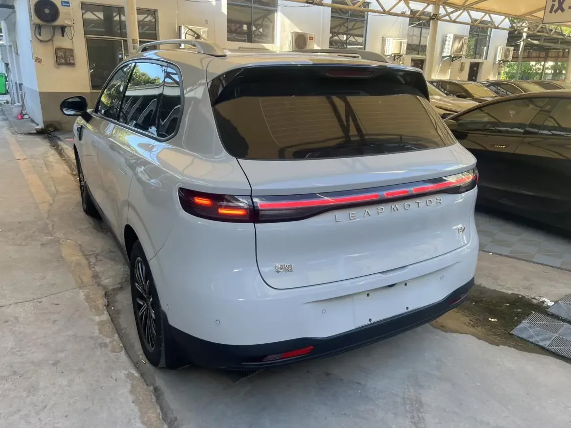 Leapmotor B10
