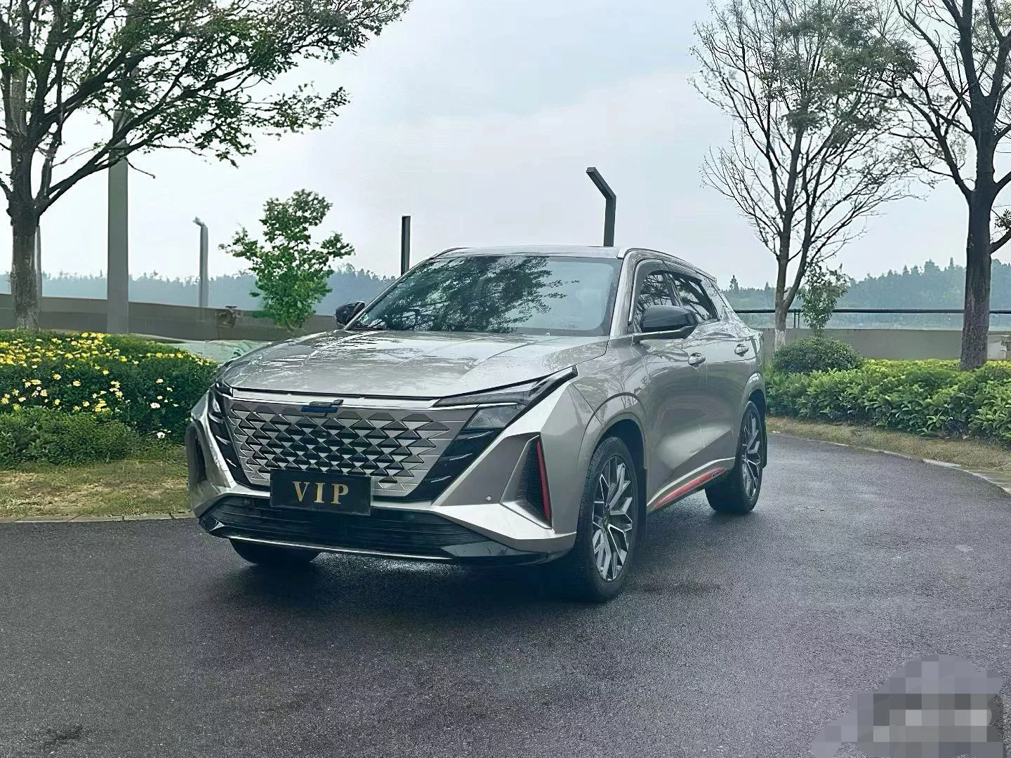 Oshan Changan Auchan Z6