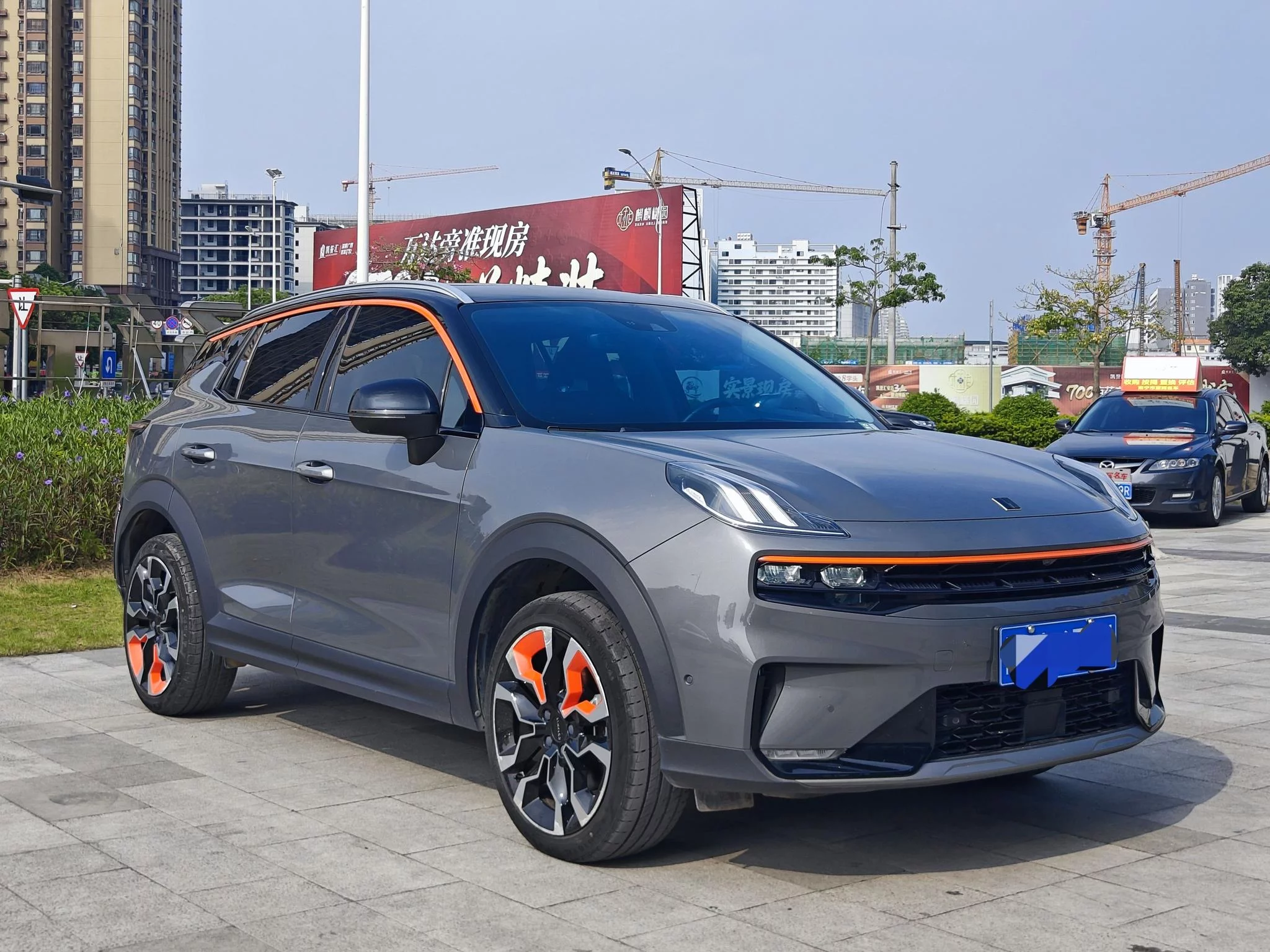 Lynk & Co 06