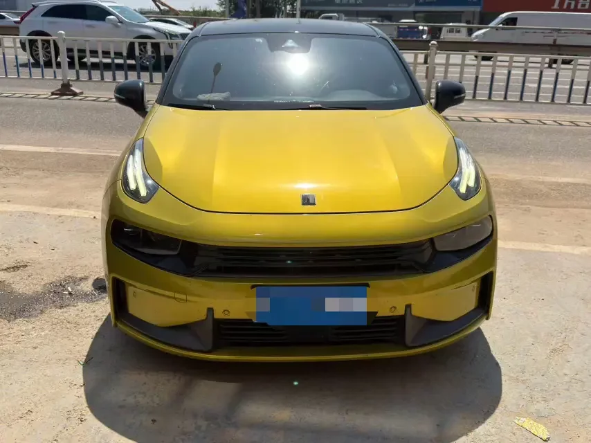 Lynk & Co 03
