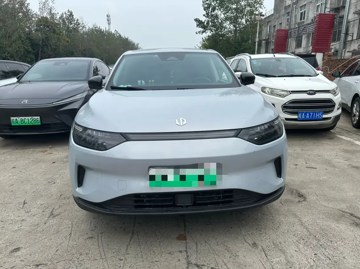 Leapmotor C11