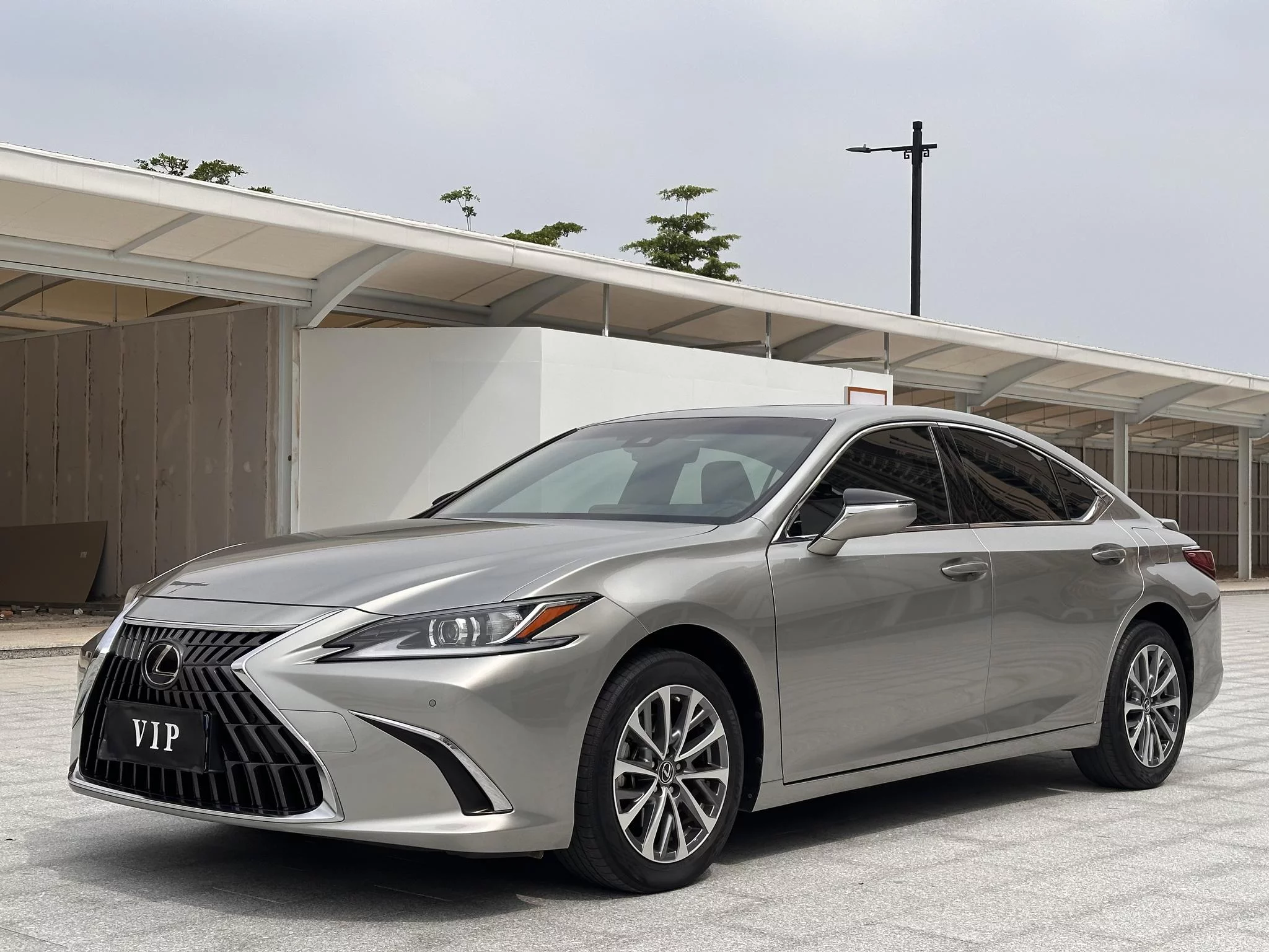 Lexus ES