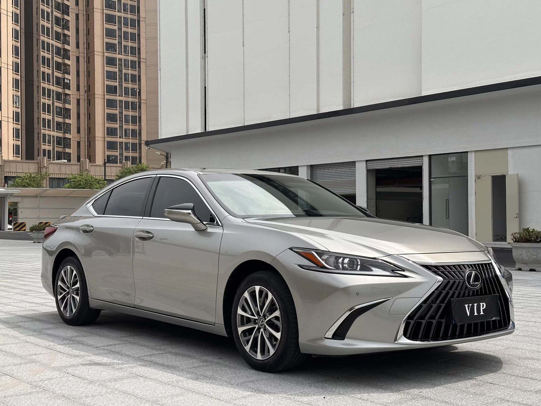 Lexus ES