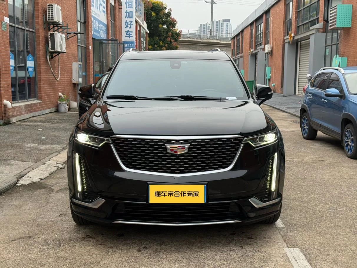 Cadillac XT6
