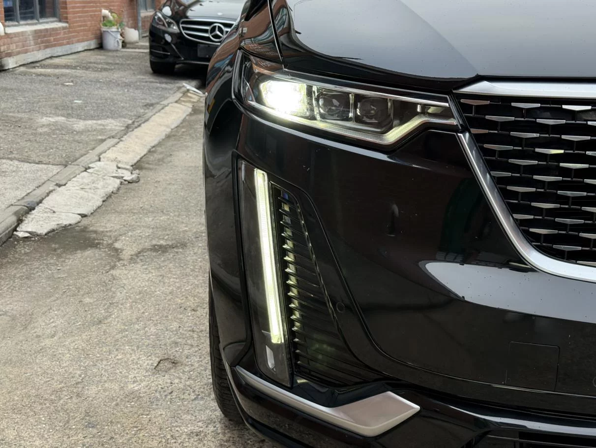 Cadillac XT6