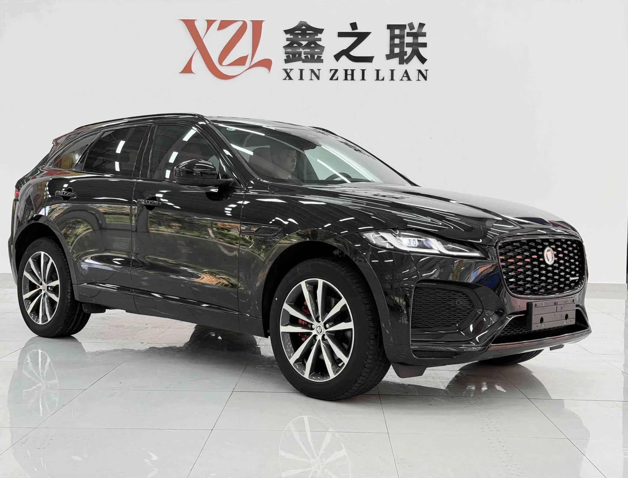 Jaguar F-PACE