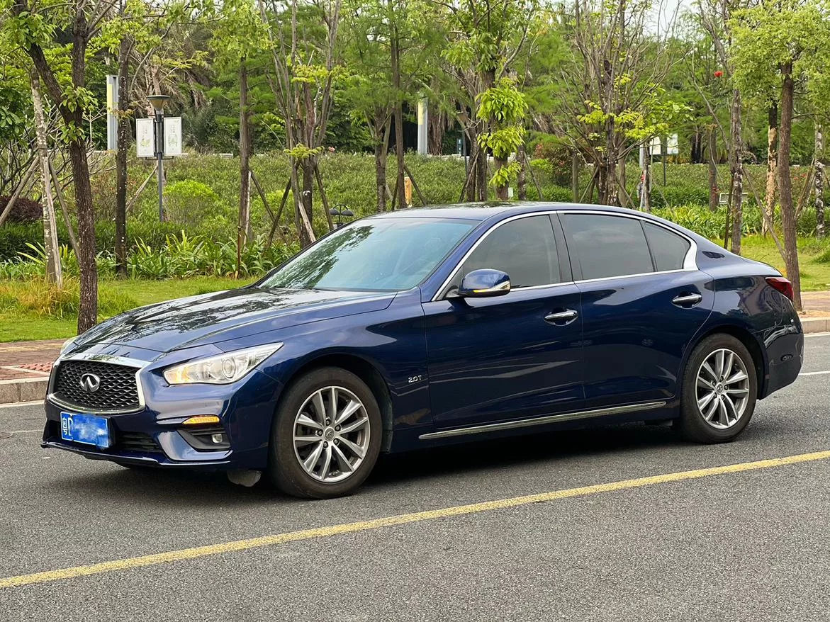 Infiniti Q50L