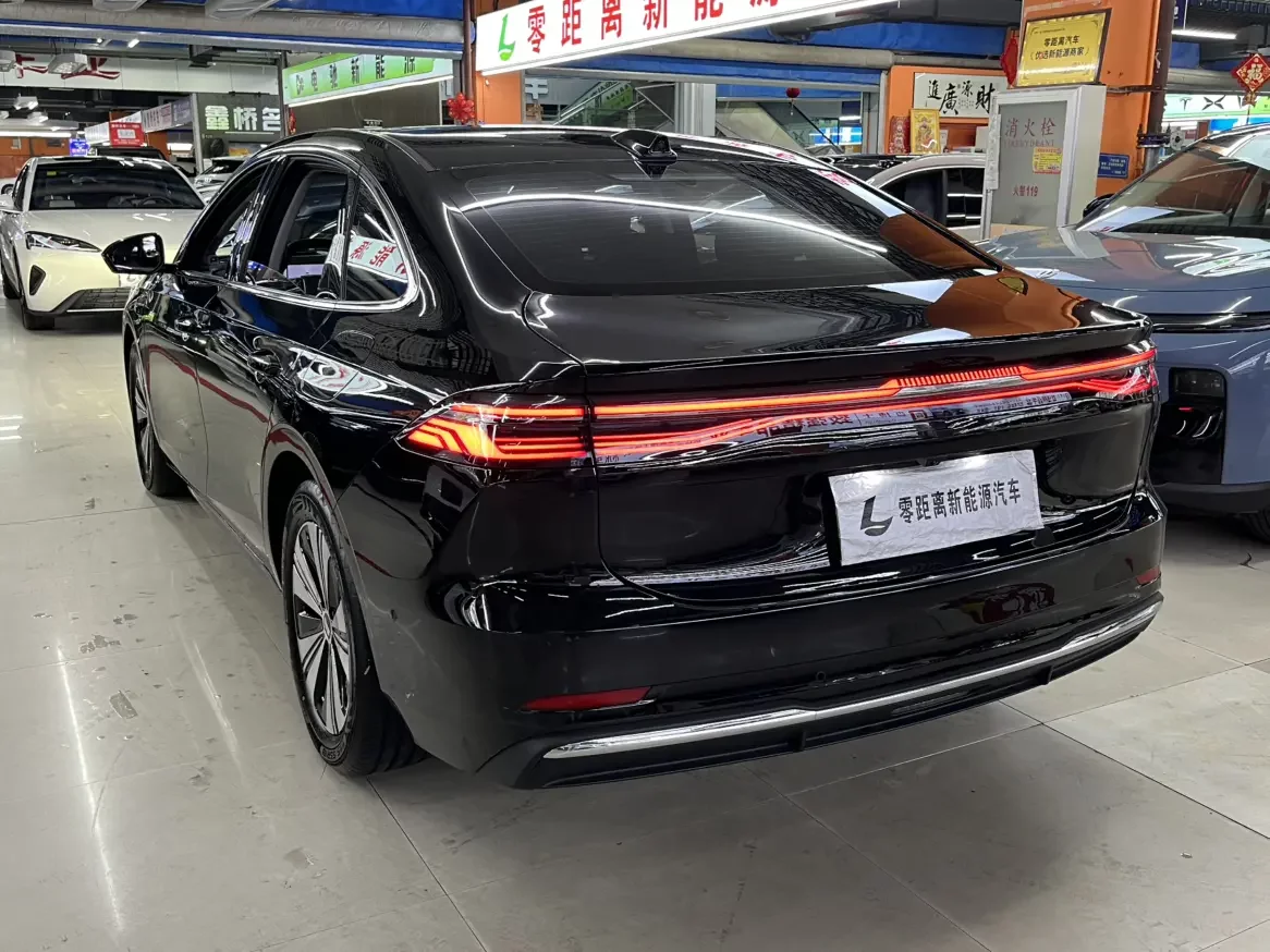 Geely Galaxy A7 EM