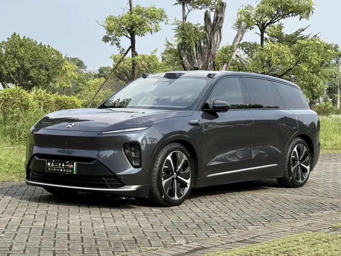 NIO ES8