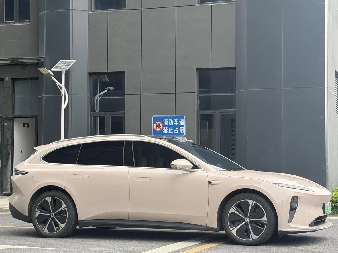NIO ET5T