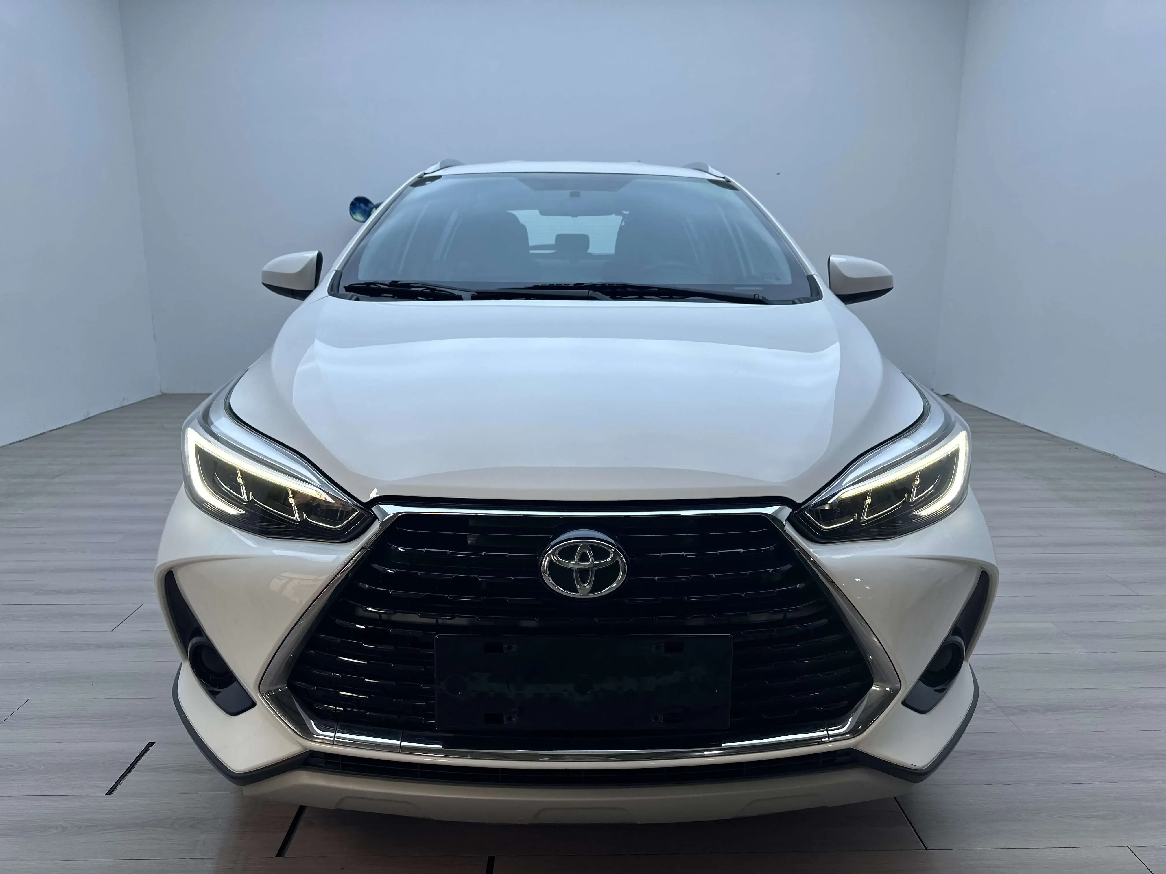 Toyota Yaris L