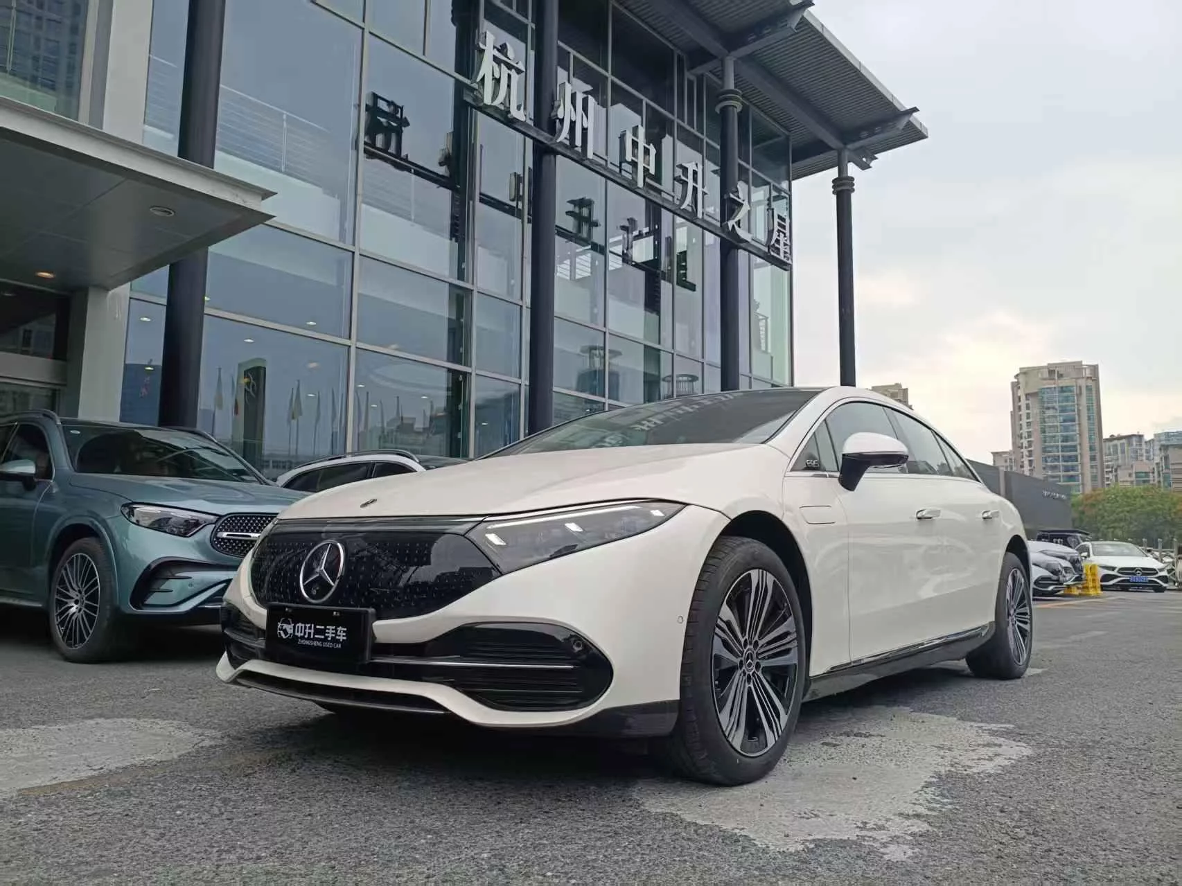 Mercedes-Benz EQS