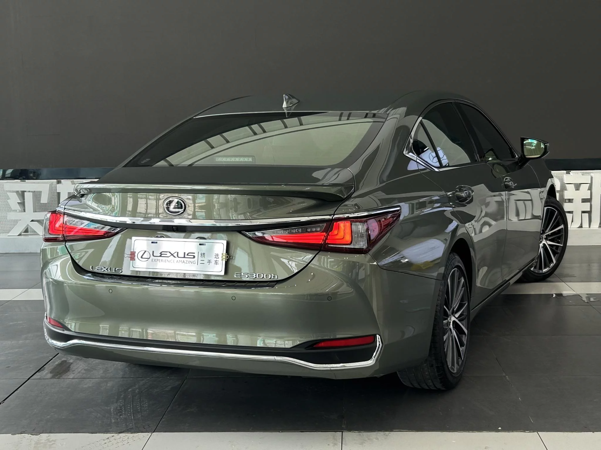 Lexus ES