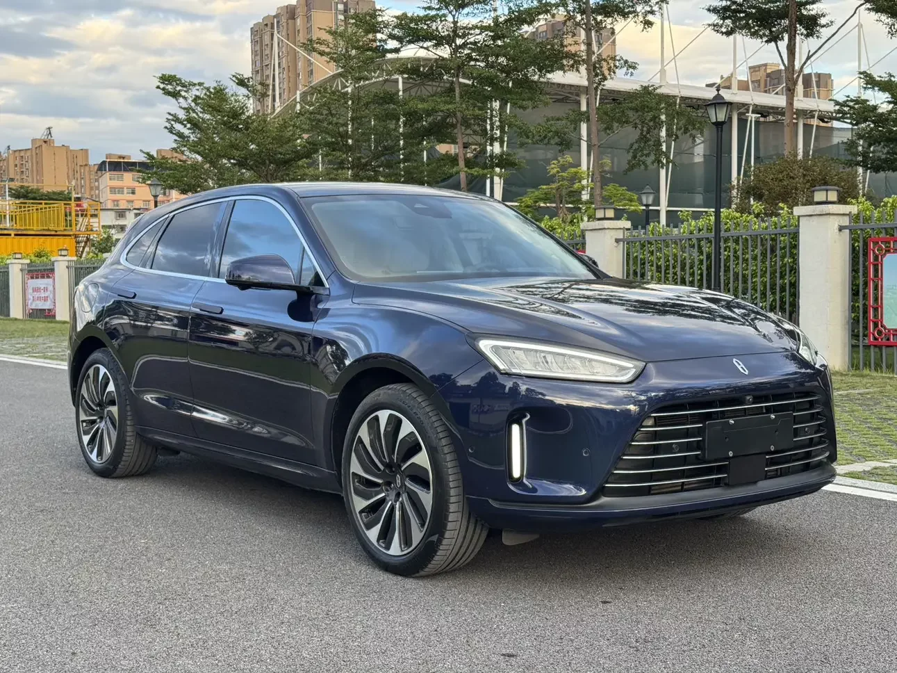 AITO M5
