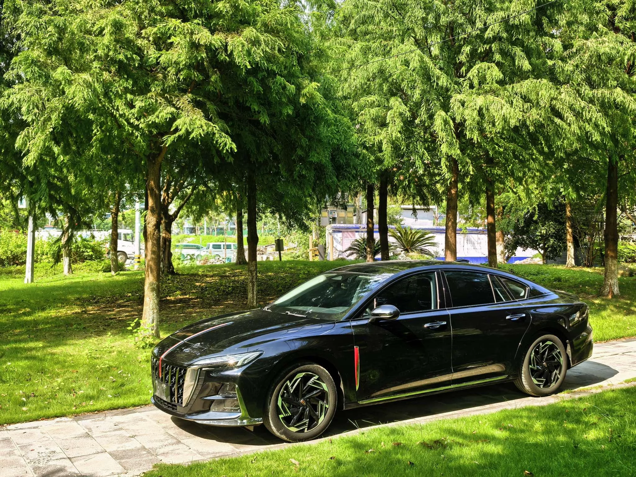 Hongqi H6