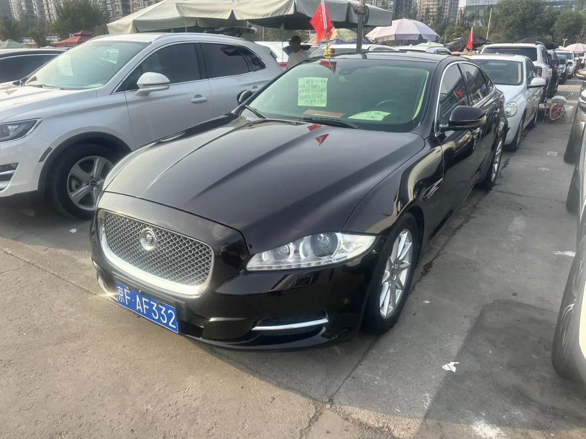 Jaguar XJ